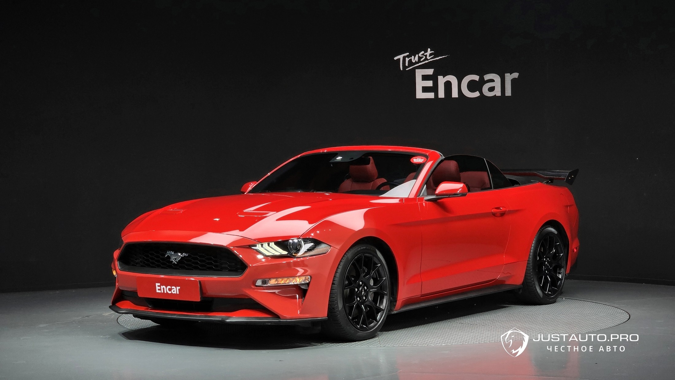 Автомобиль Ford Mustang
