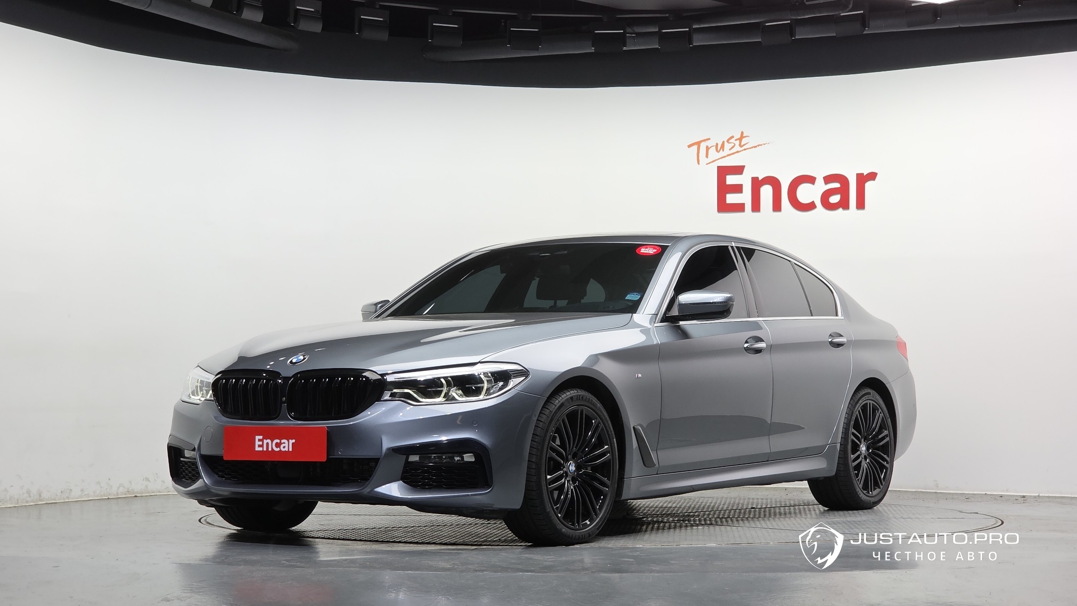 Автомобиль BMW 5-Series
