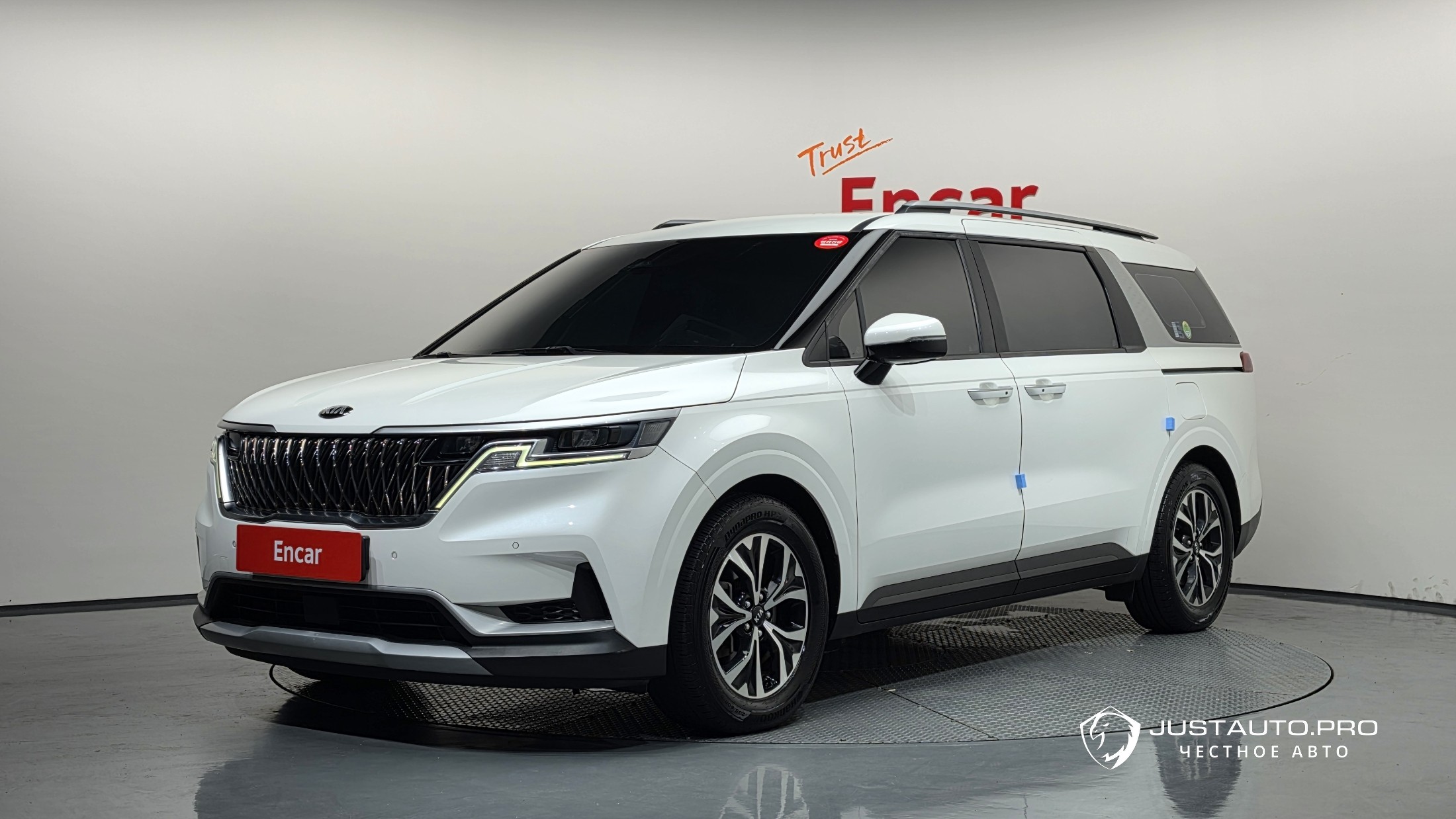 Автомобиль Kia Canival
