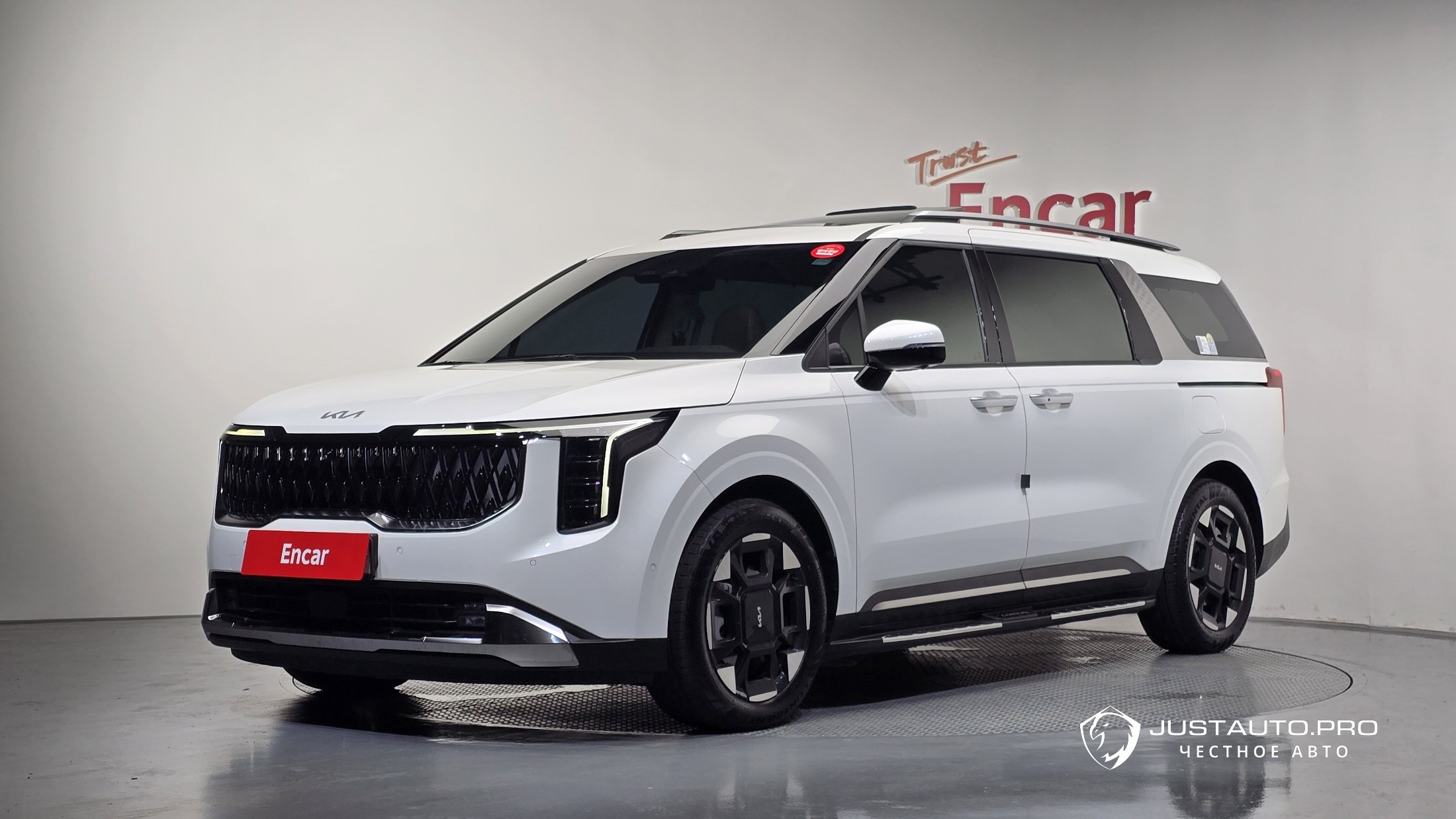 Автомобиль Kia Canival