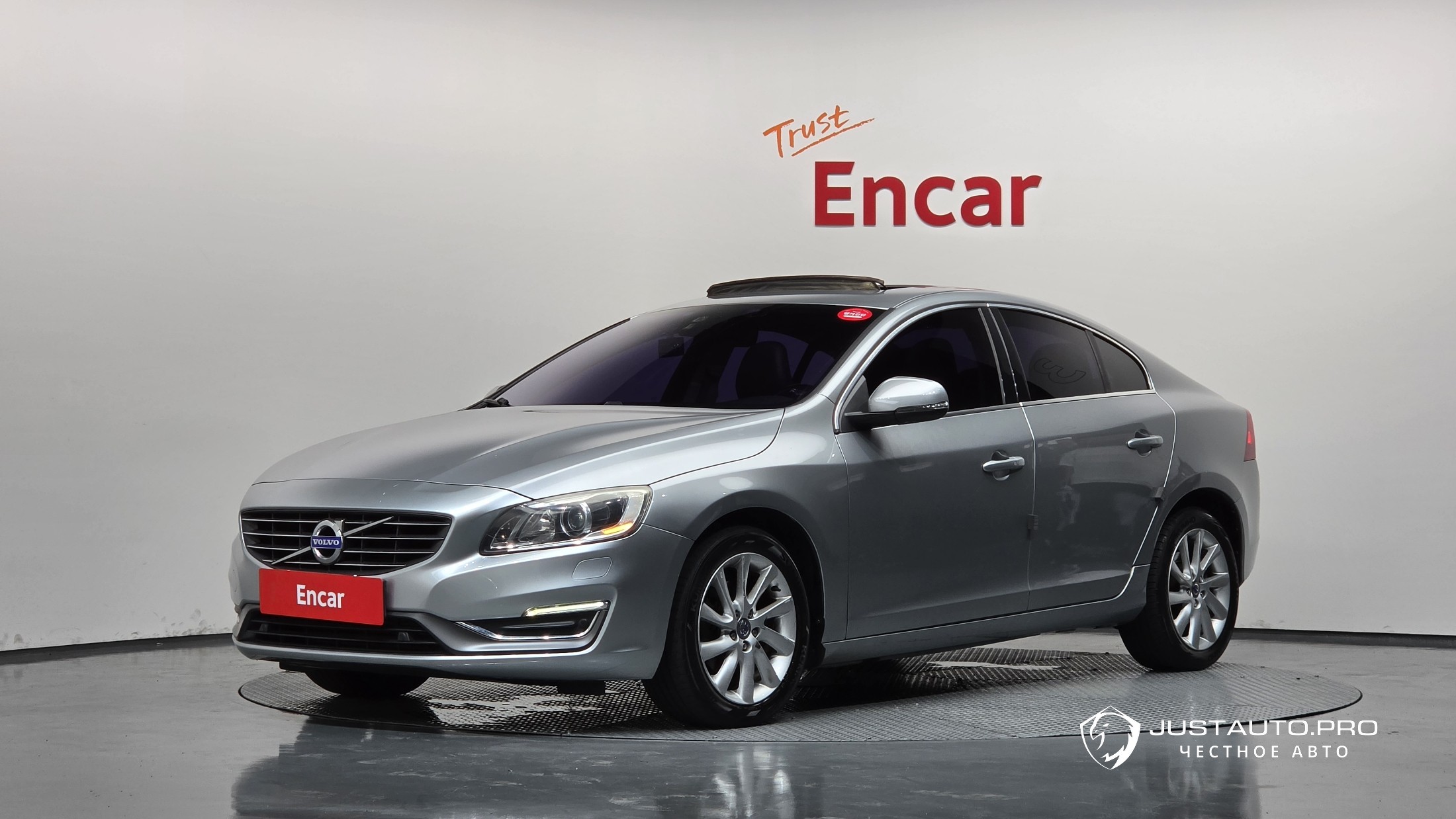 Автомобиль Volvo S60