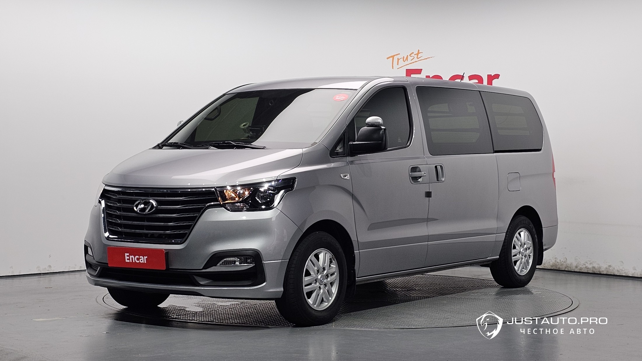 Автомобиль Hyundai Starex