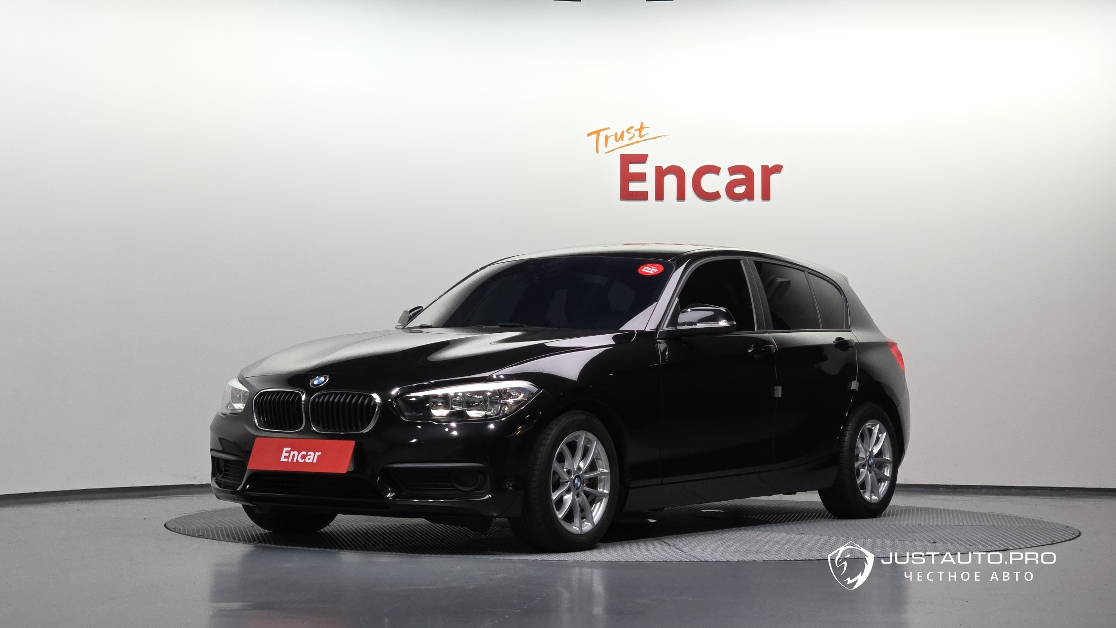 Автомобиль BMW 1-Series