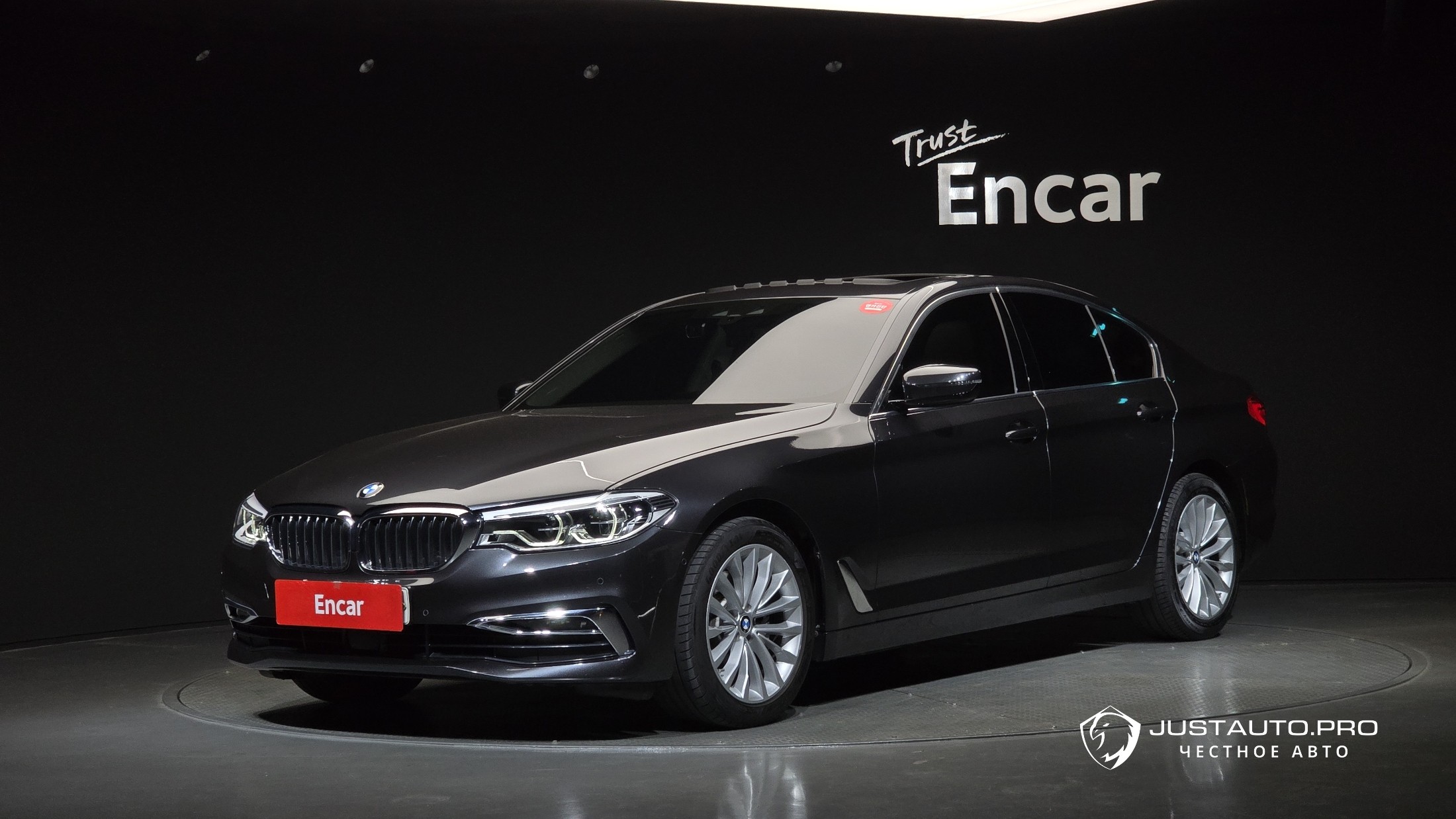 Автомобиль BMW 5-Series