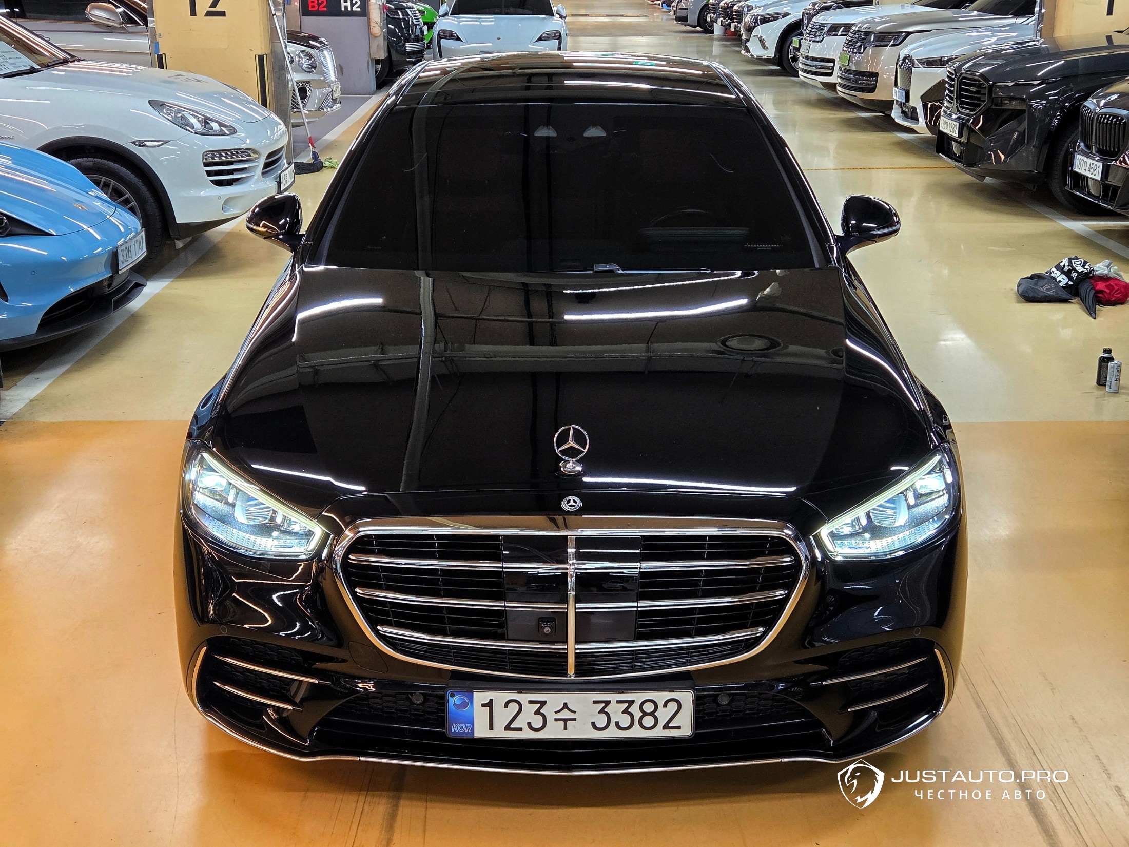 Автомобиль Mercedes-Benz S-Class