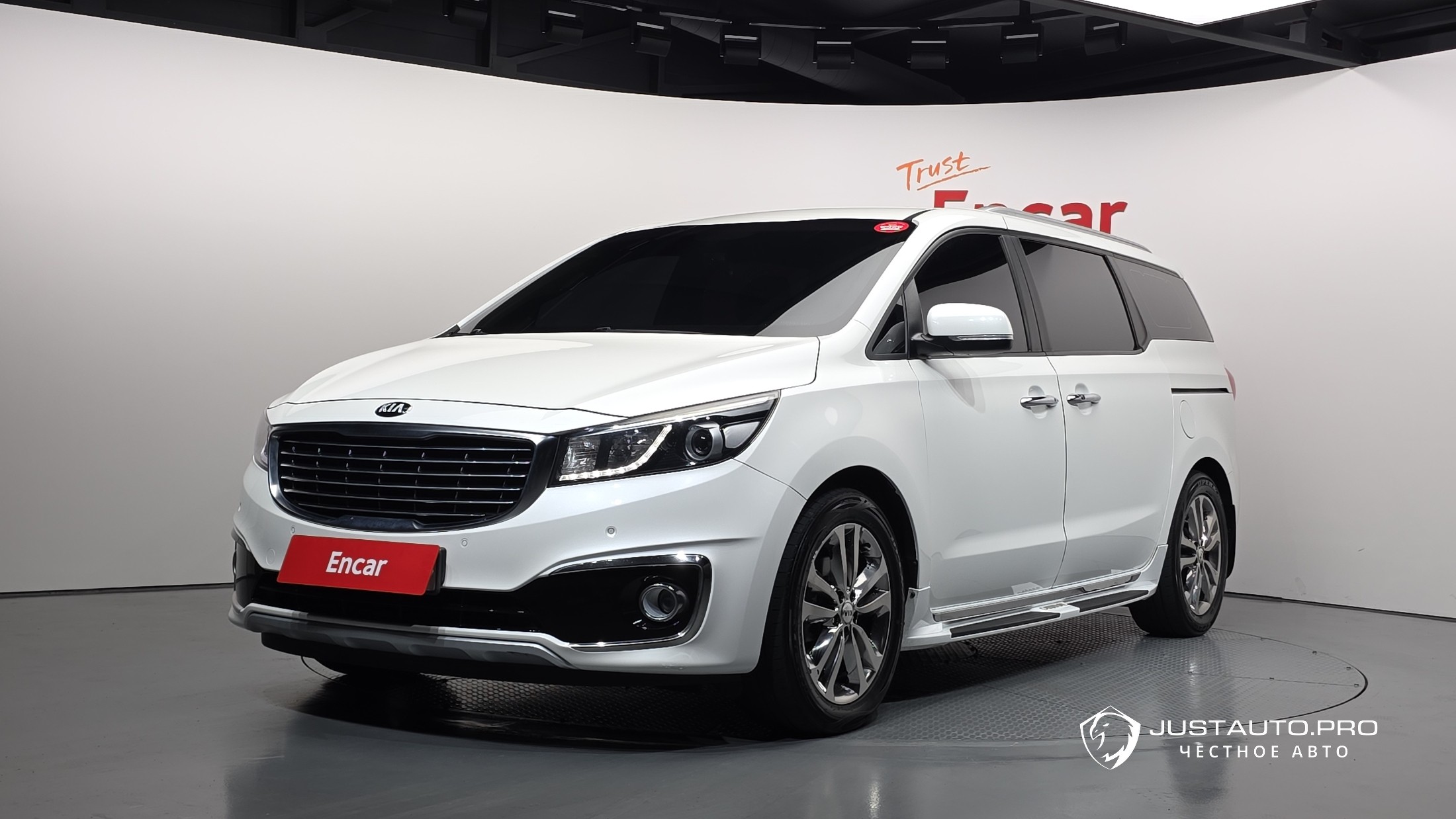 Автомобиль Kia Canival