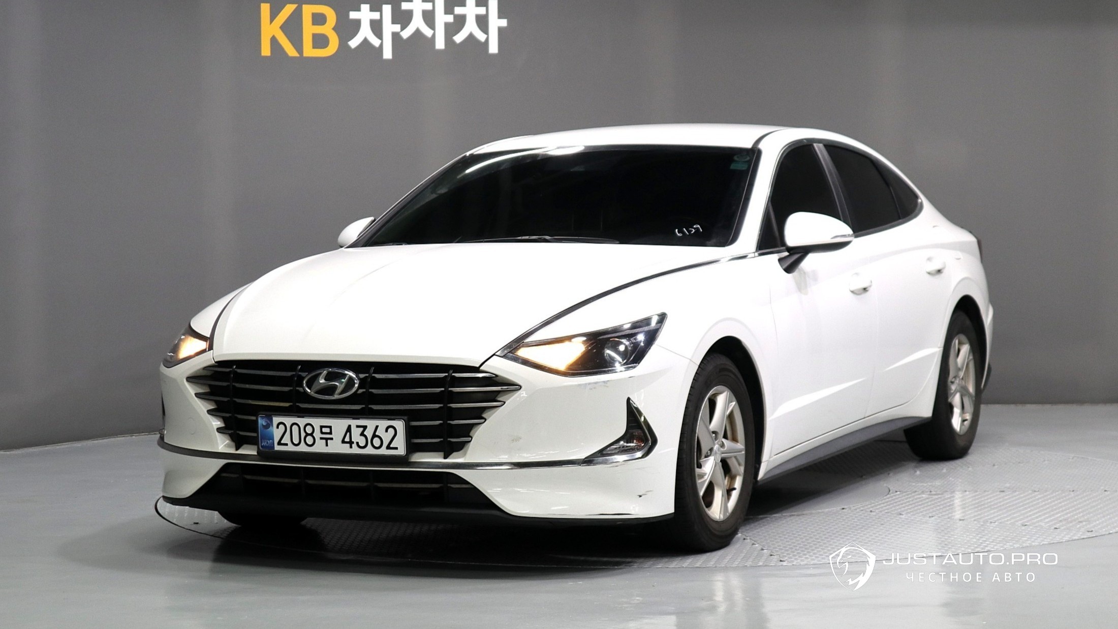 Автомобиль Hyundai Sonata