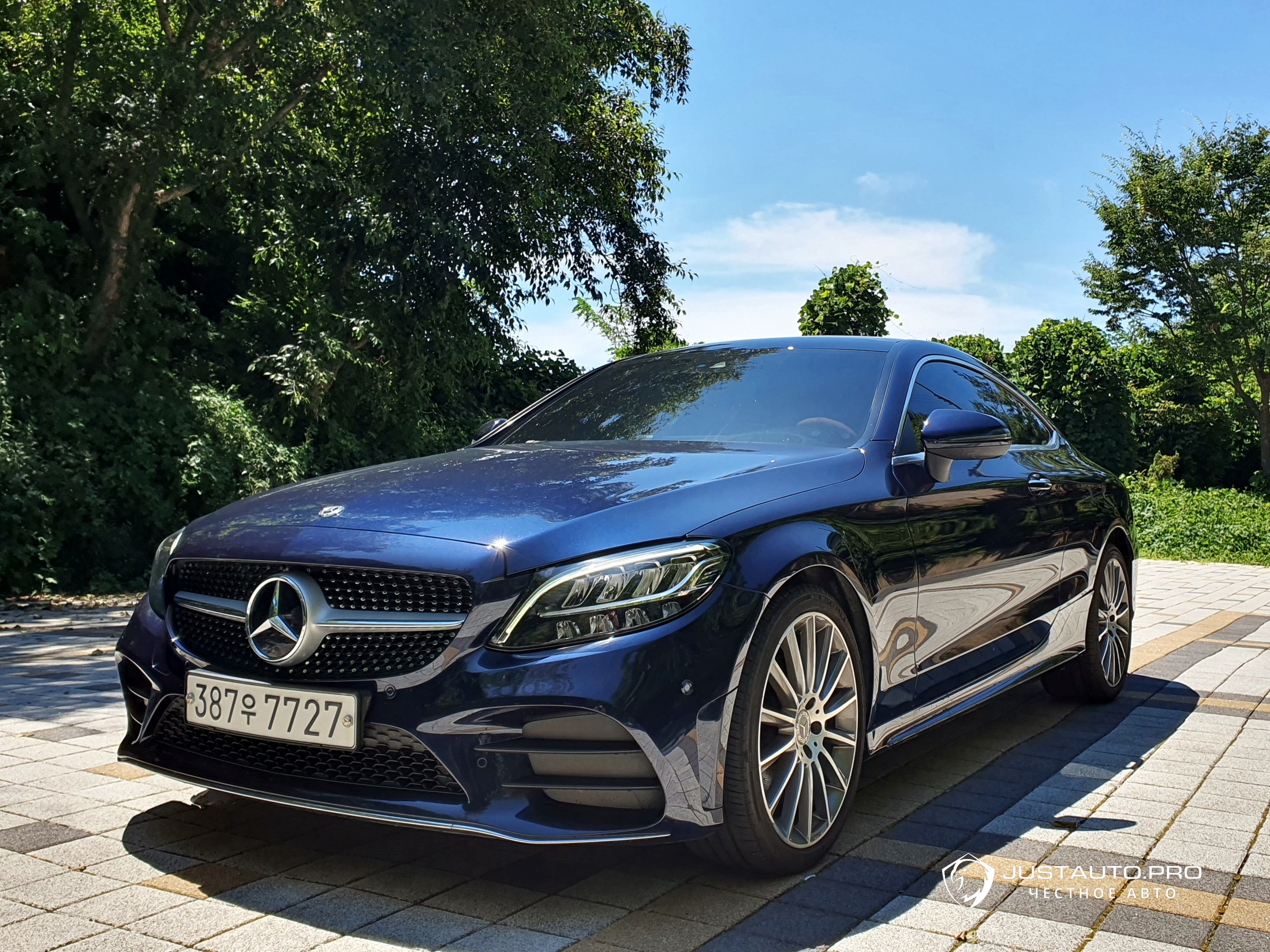 Автомобиль Mercedes-Benz C-Class