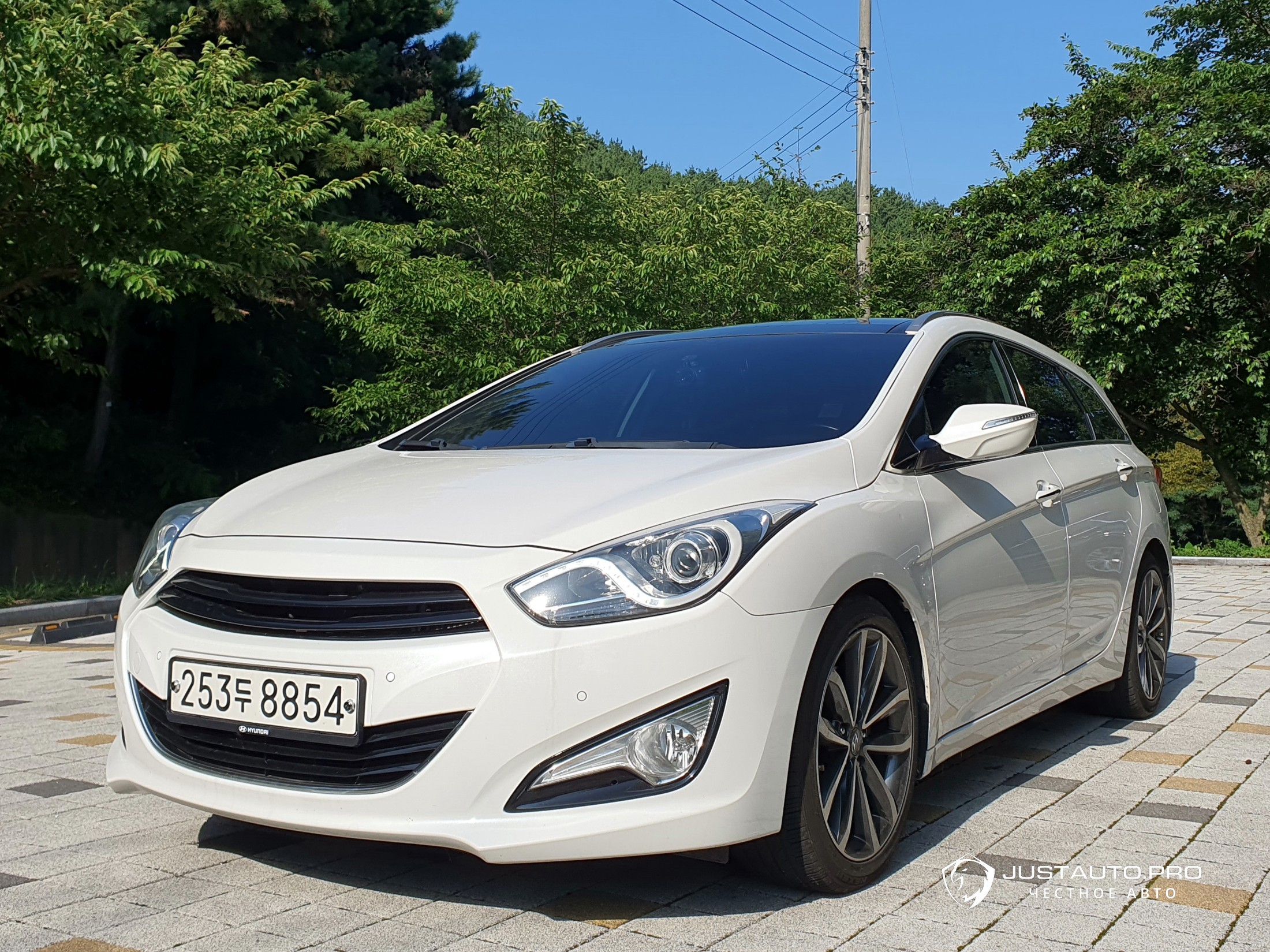 Автомобиль Hyundai i40