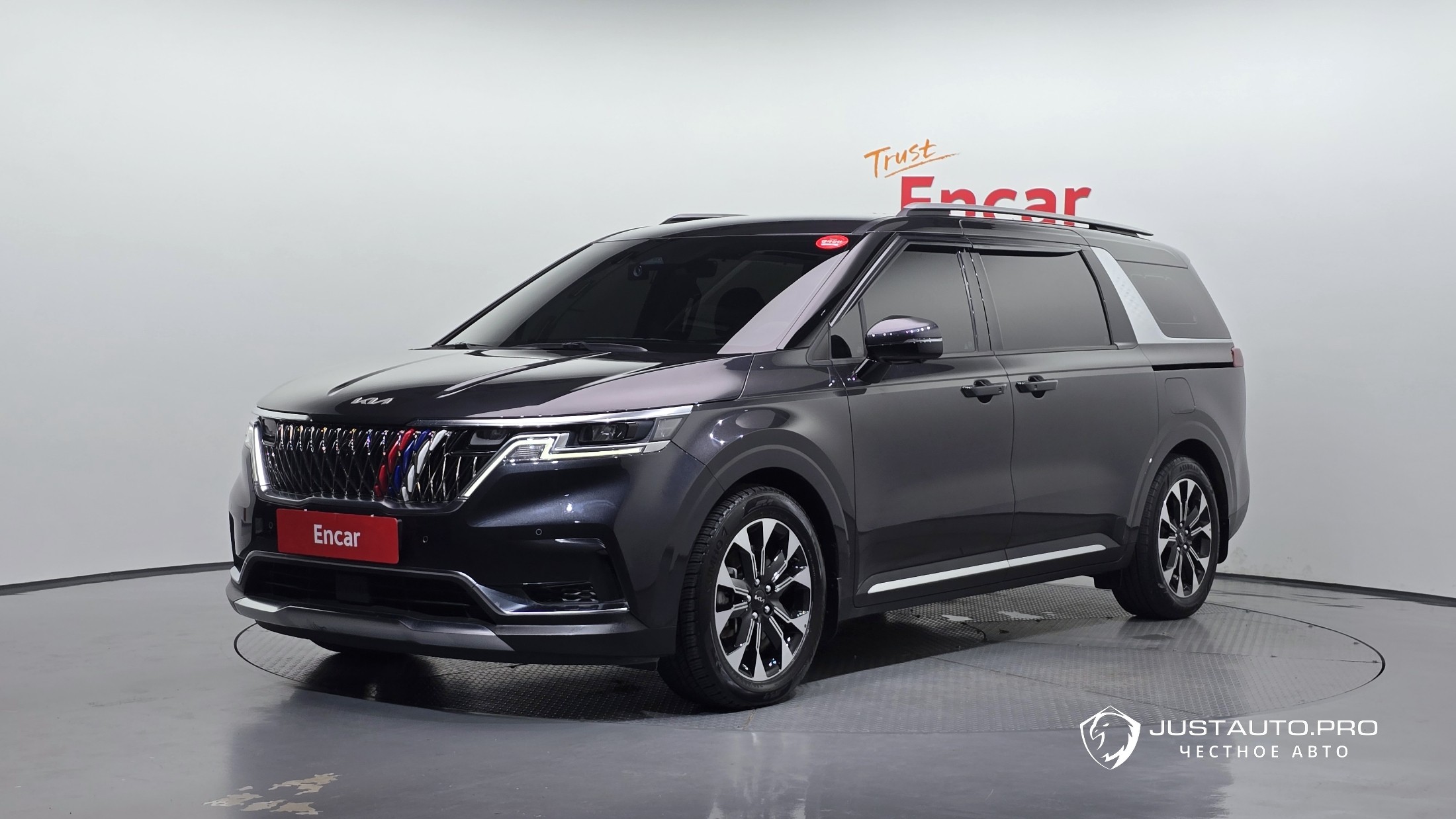 Автомобиль Kia Canival