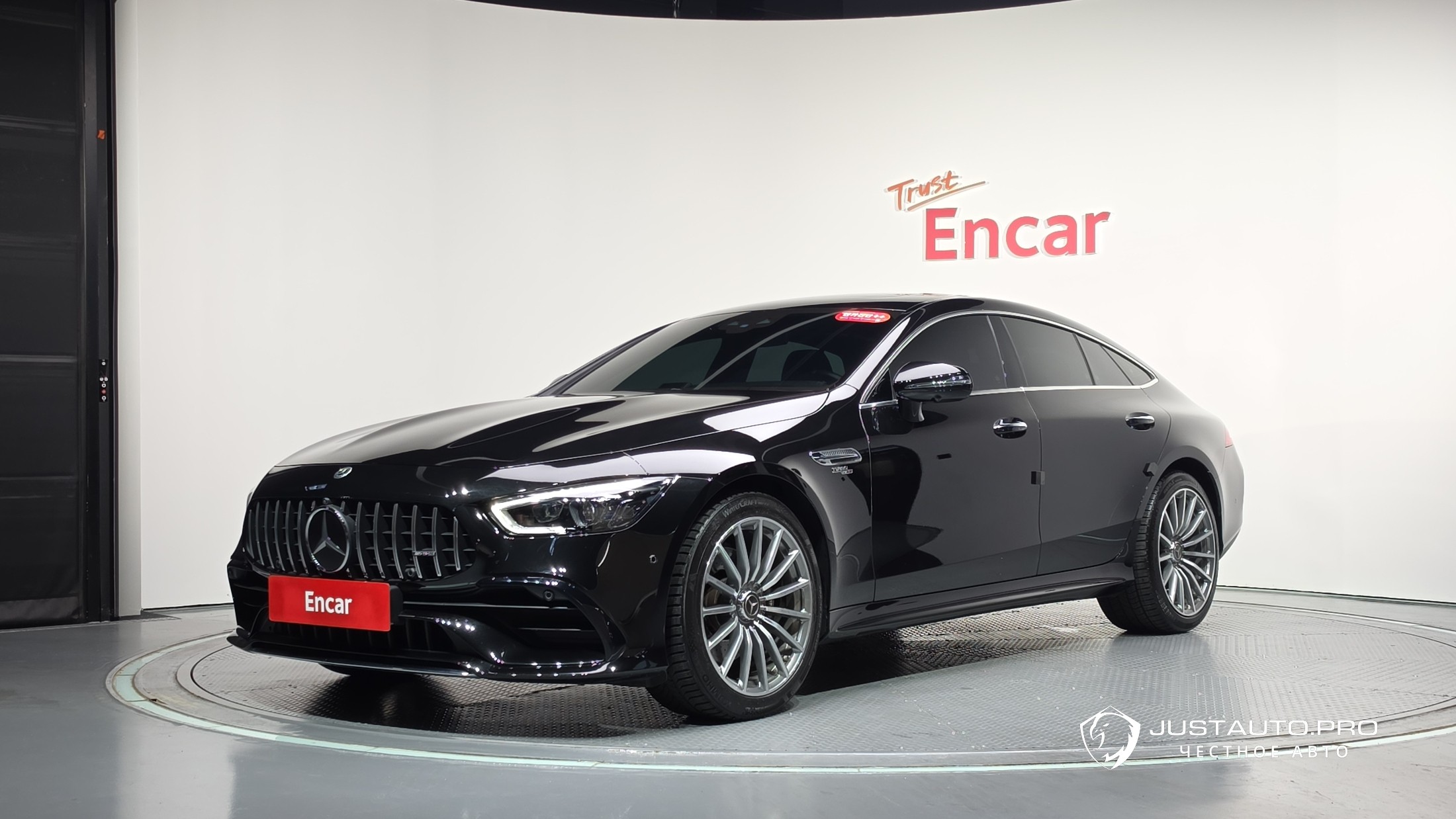 Автомобиль Mercedes-Benz AMG GT