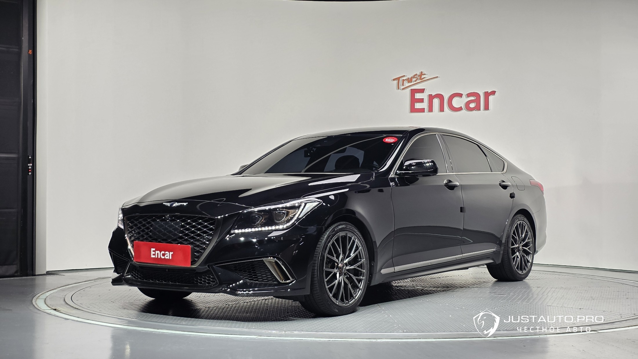 Автомобиль Genesis G80
