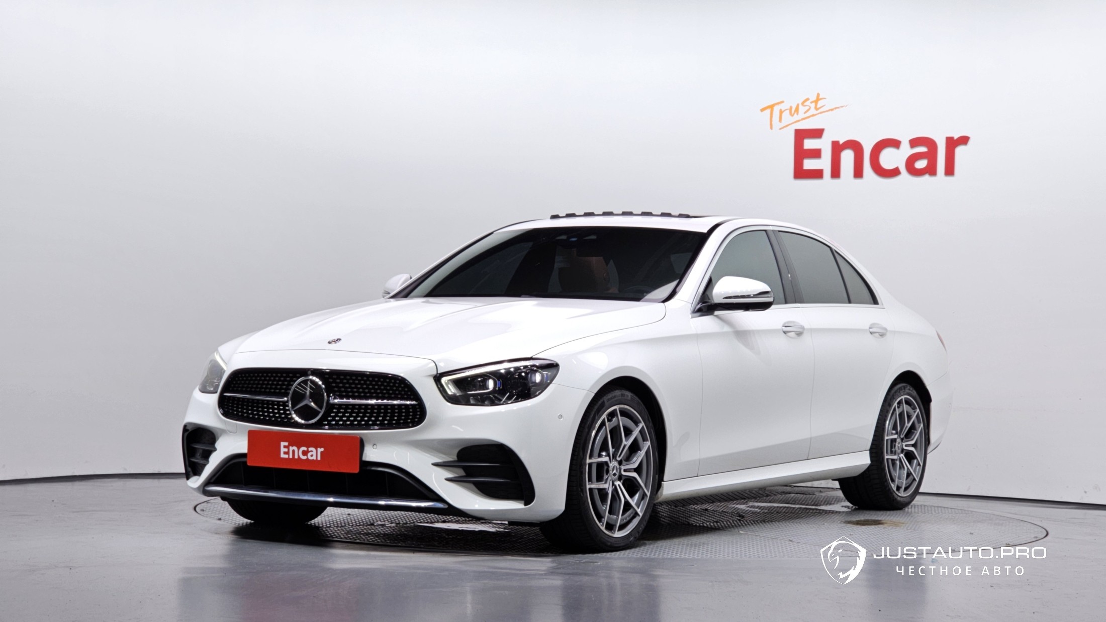 Автомобиль Mercedes-Benz E-Class