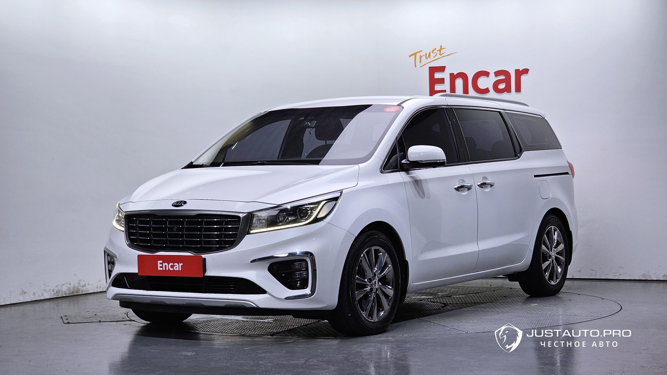 Автомобиль Kia Canival
