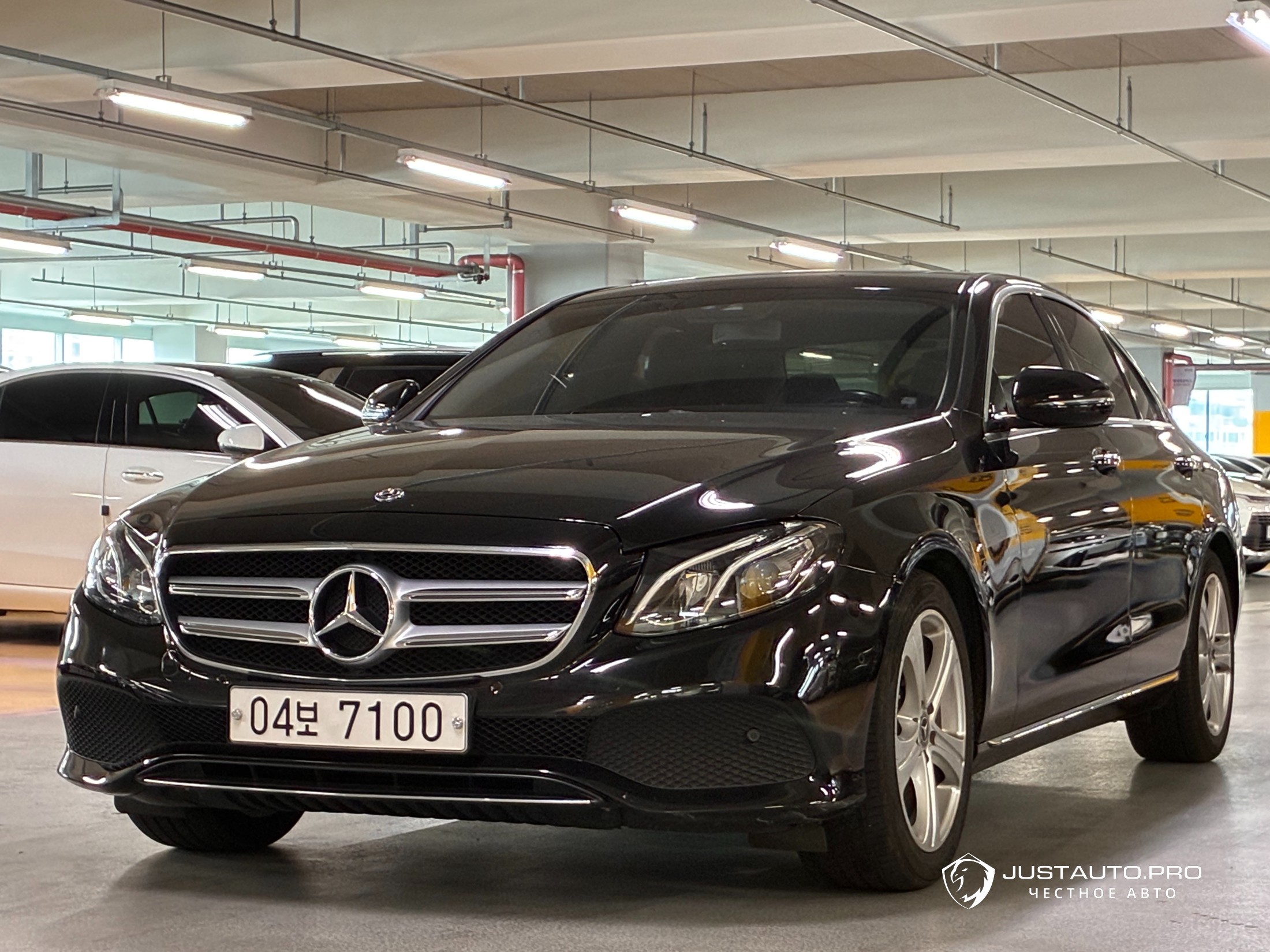 Автомобиль Mercedes-Benz E-Class