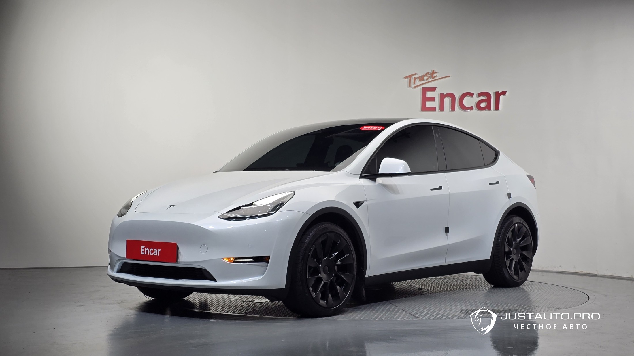 Автомобиль Tesla Model Y
