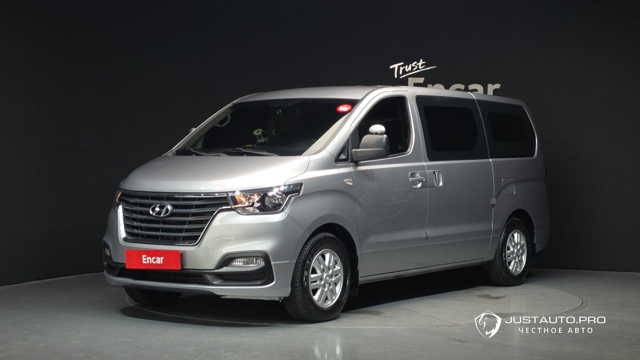 Автомобиль Hyundai Starex