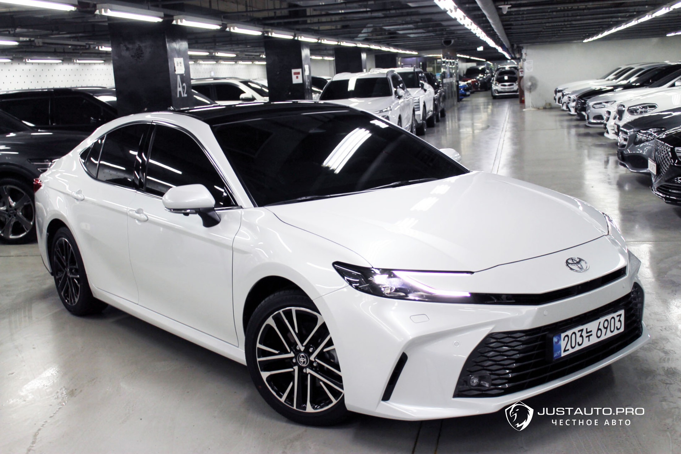 Автомобиль Toyota Camry