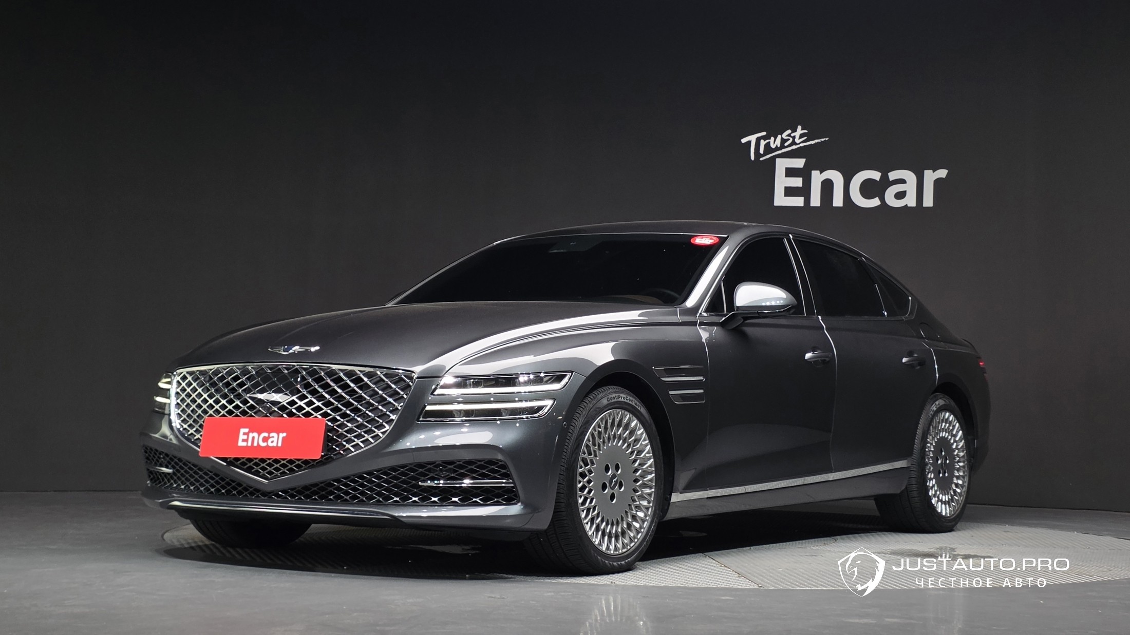 Автомобиль Genesis G80