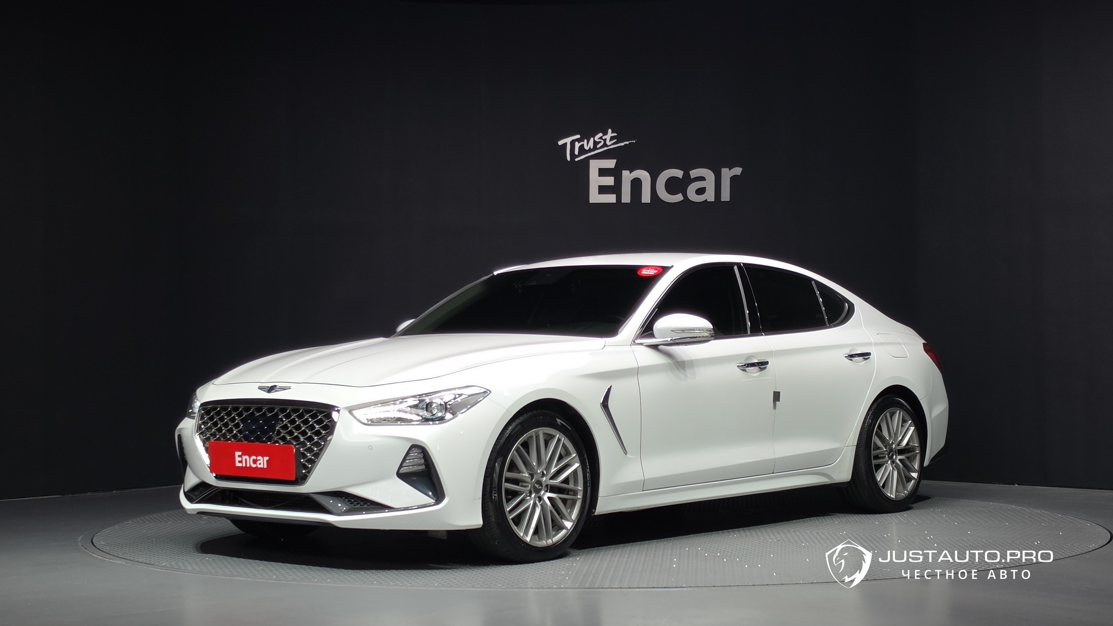 Автомобиль Genesis G70