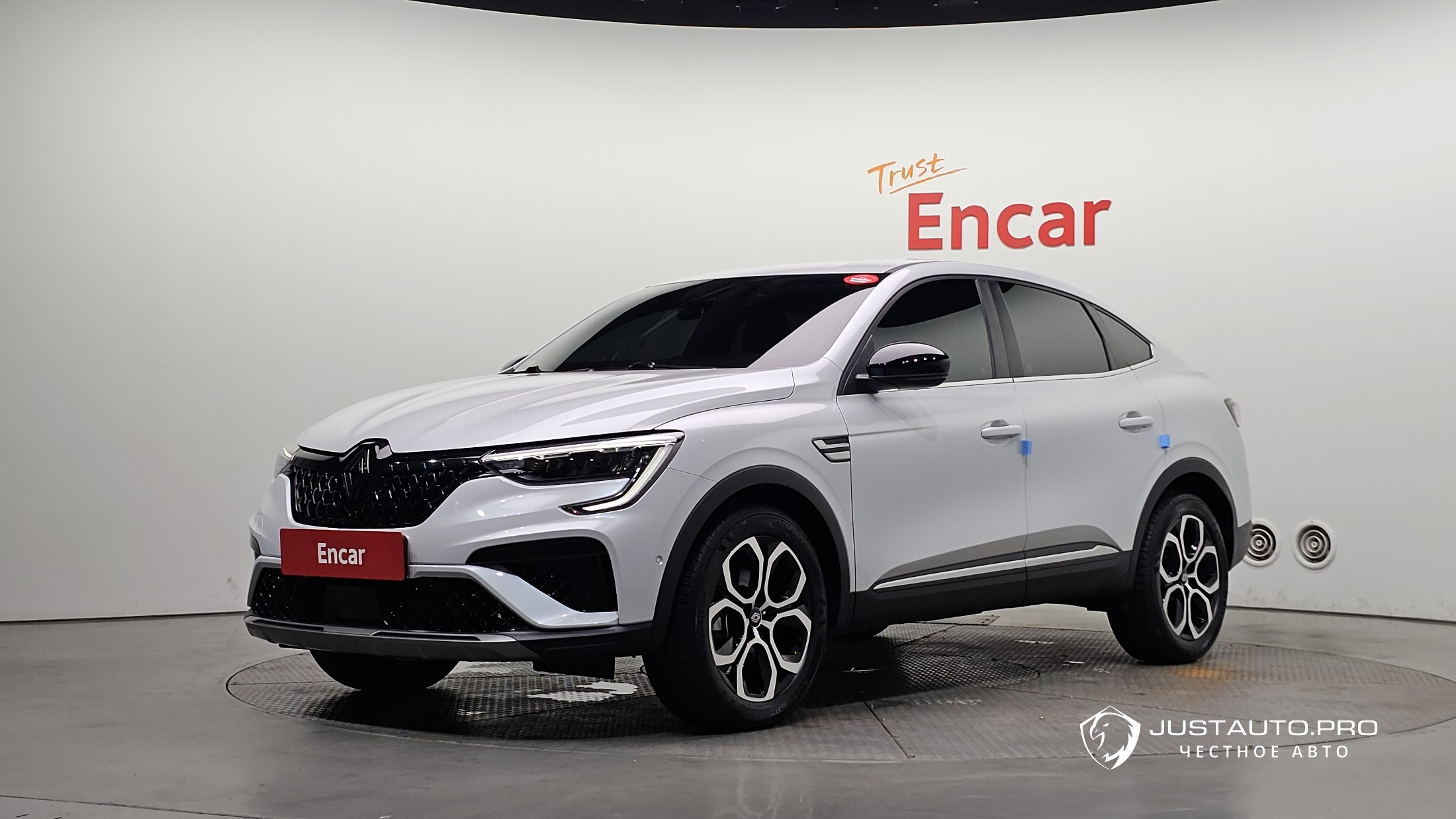 Автомобиль Renault-KoreaSamsung Arkana