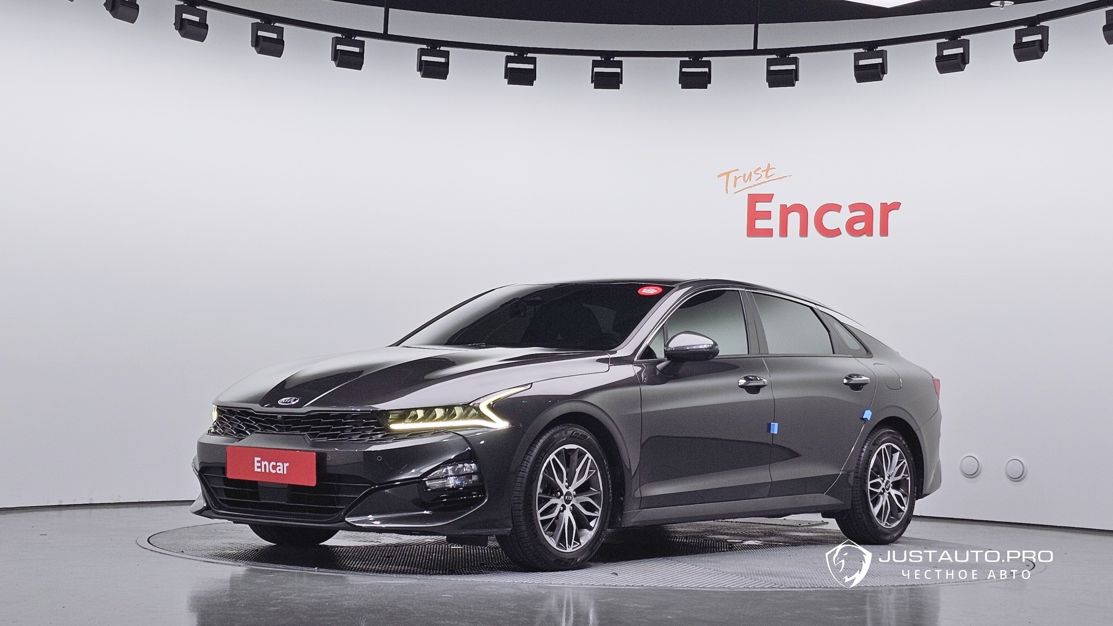 Автомобиль Kia K5