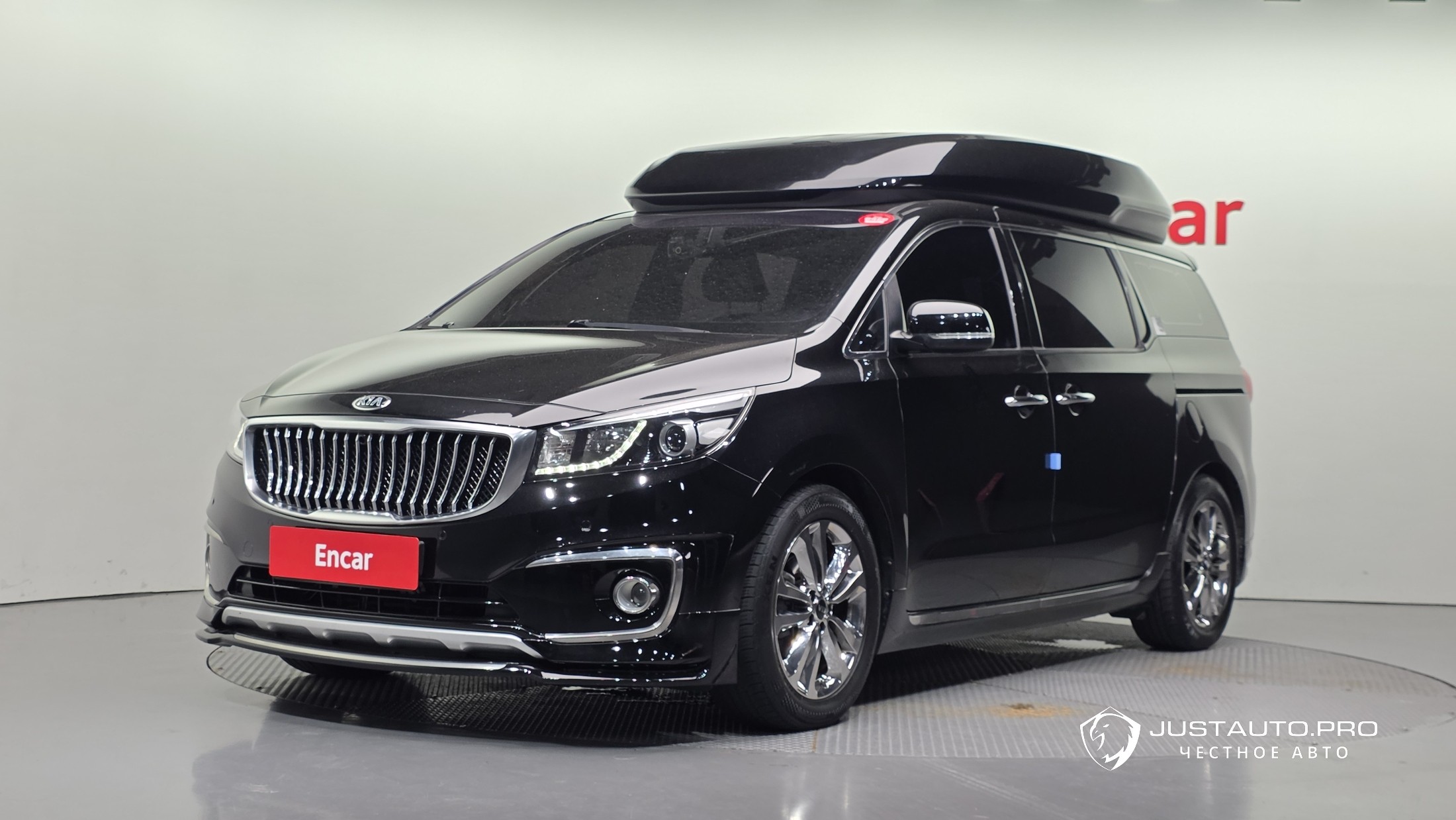 Автомобиль Kia Canival