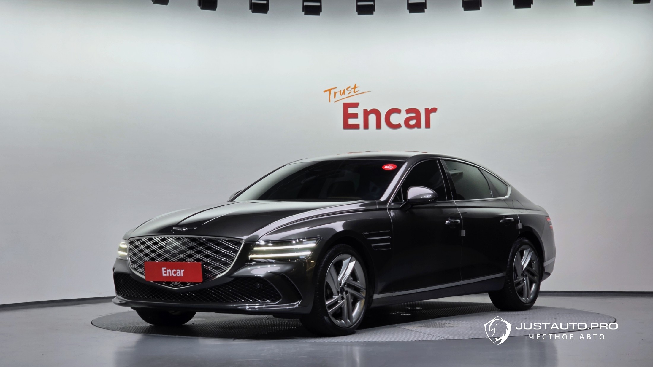 Автомобиль Genesis G80