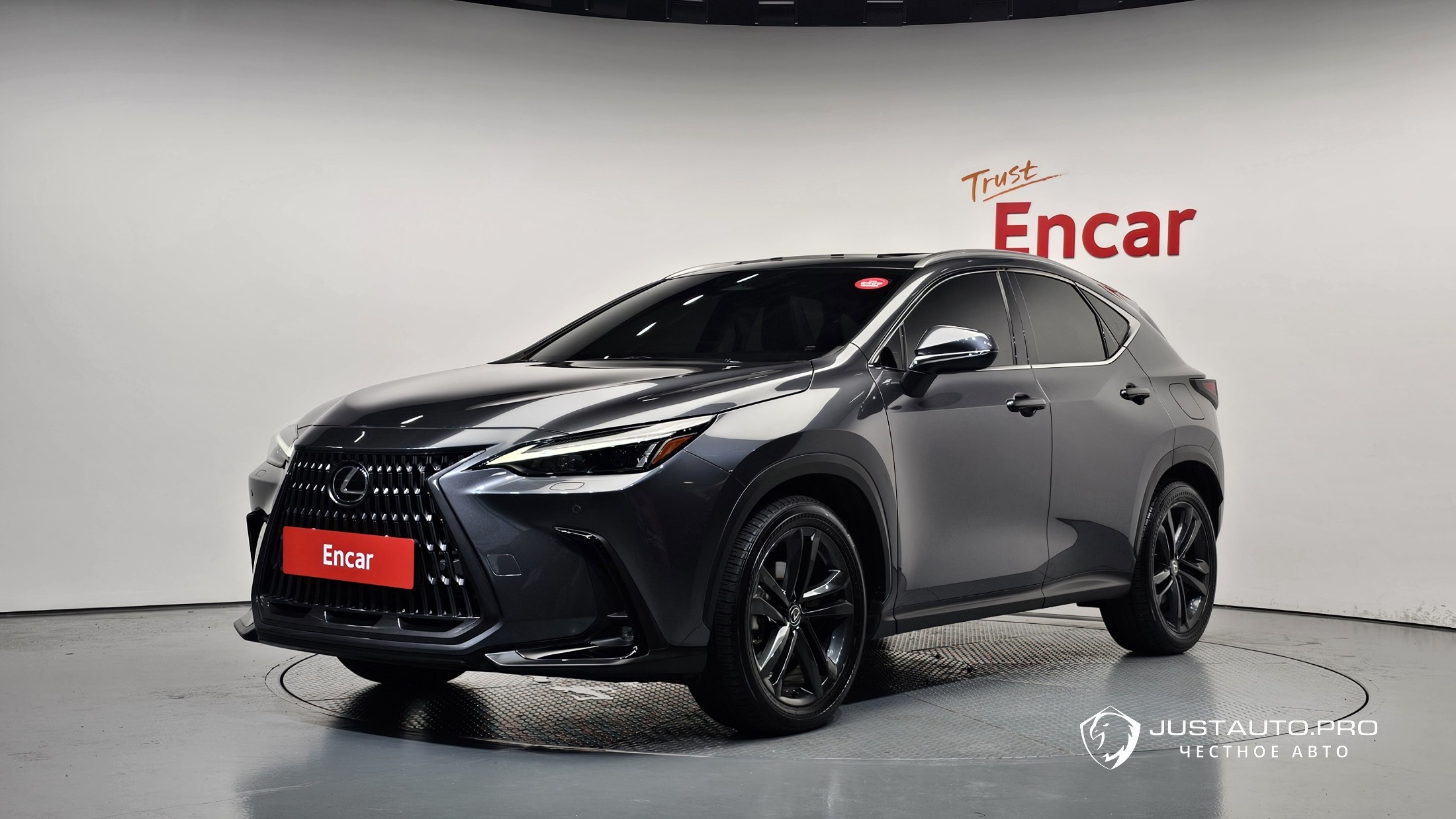 Автомобиль Lexus NX