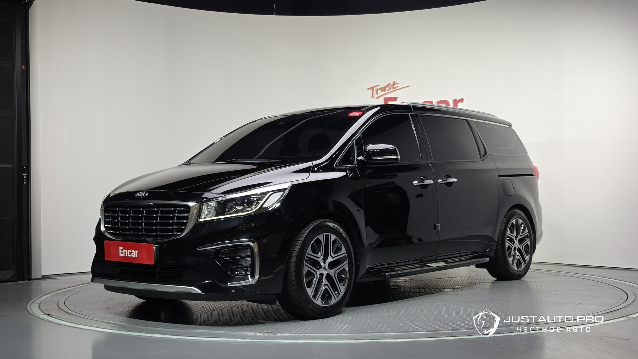 Автомобиль Kia Canival