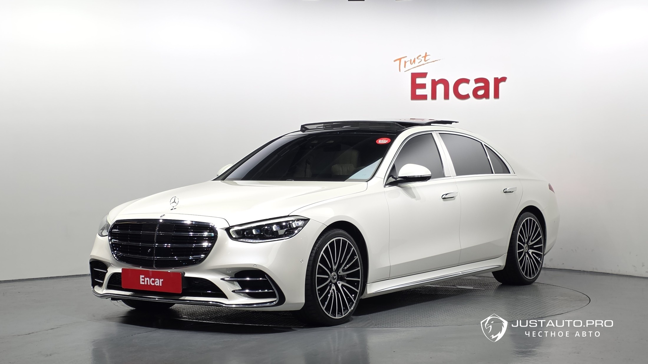 Автомобиль Mercedes-Benz S-Class