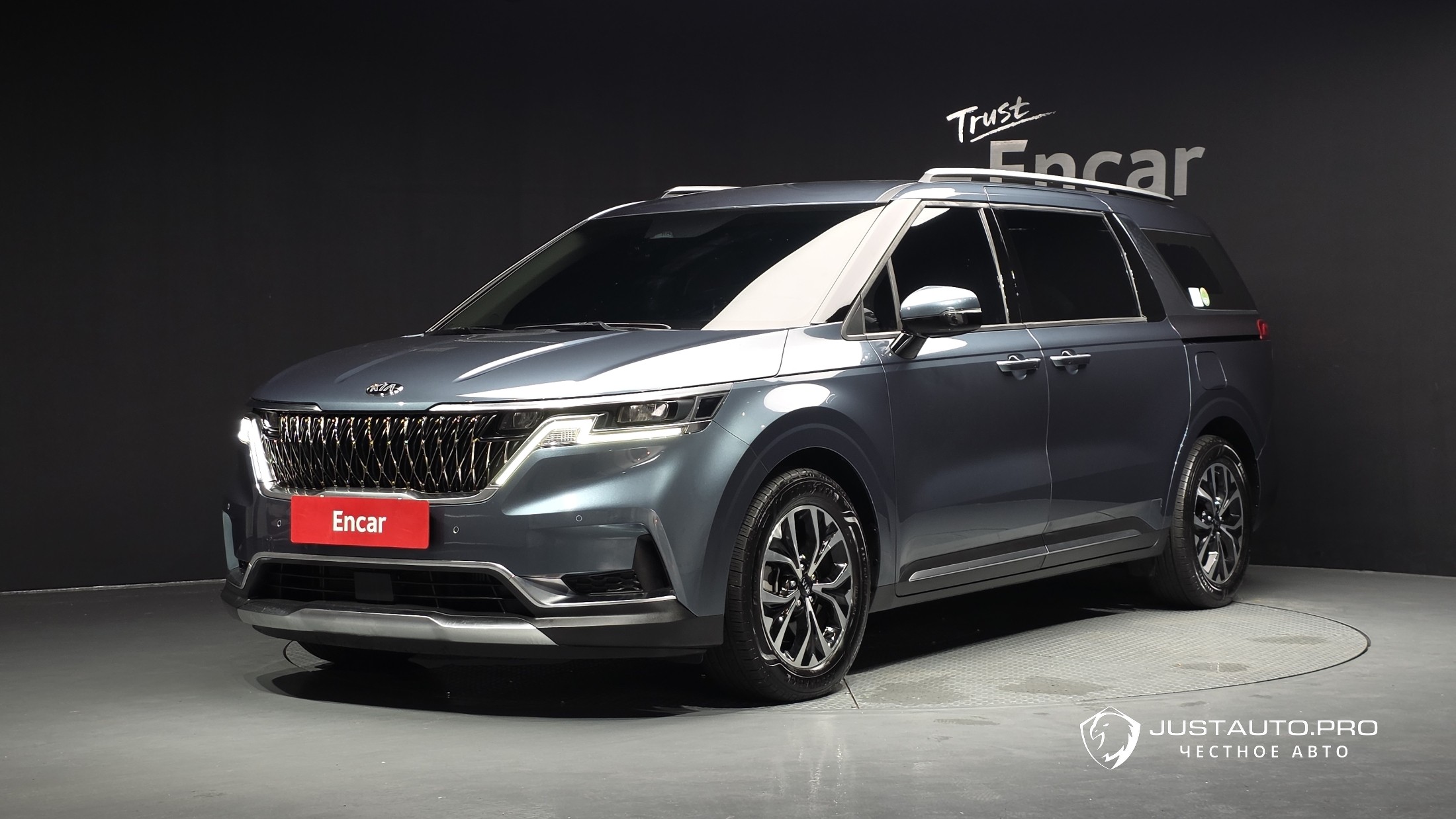 Автомобиль Kia Canival