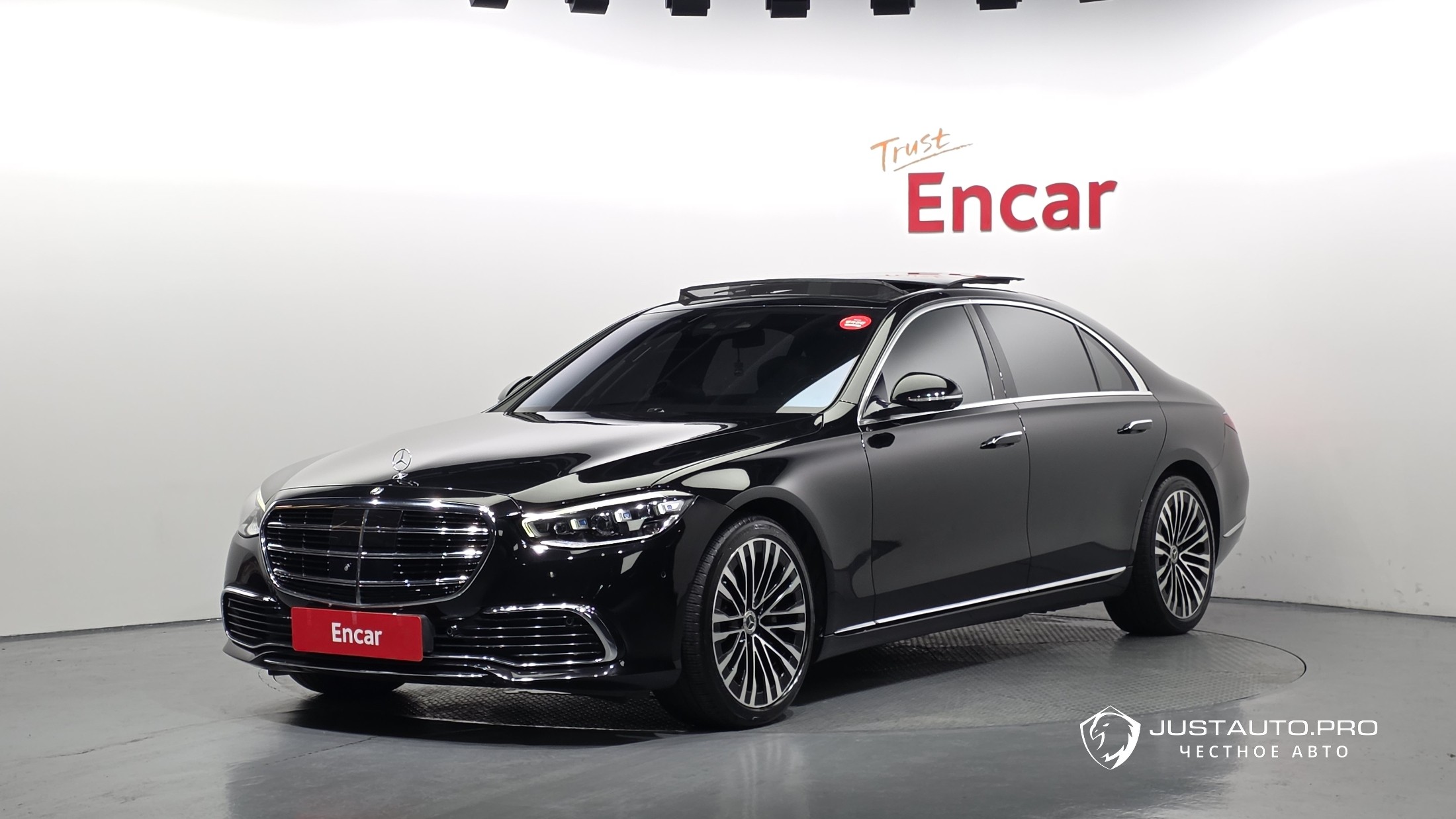 Автомобиль Mercedes-Benz S-Class