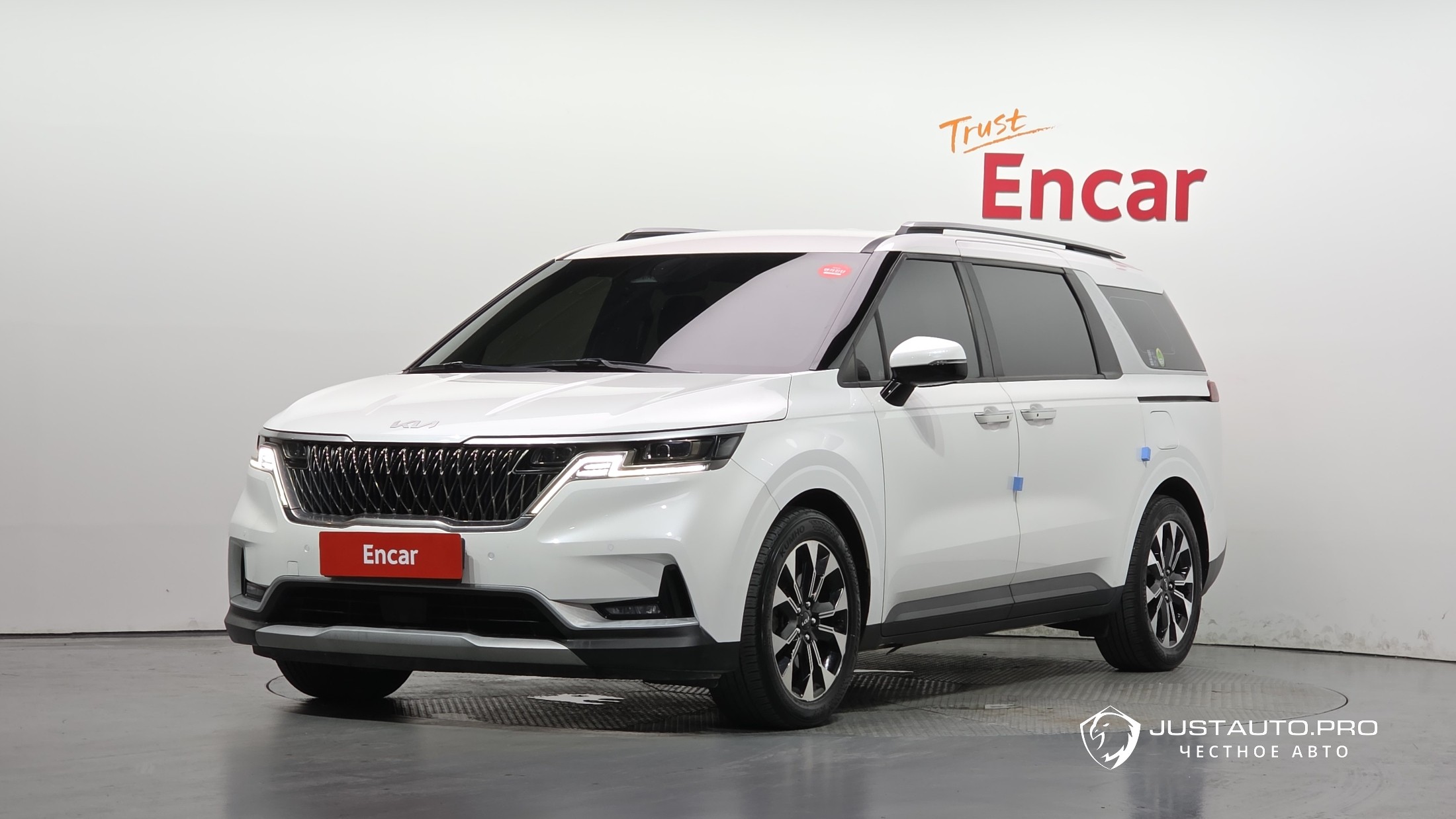 Автомобиль Kia Canival