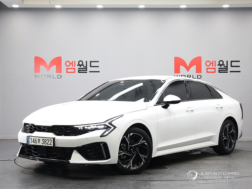 Автомобиль Kia K5