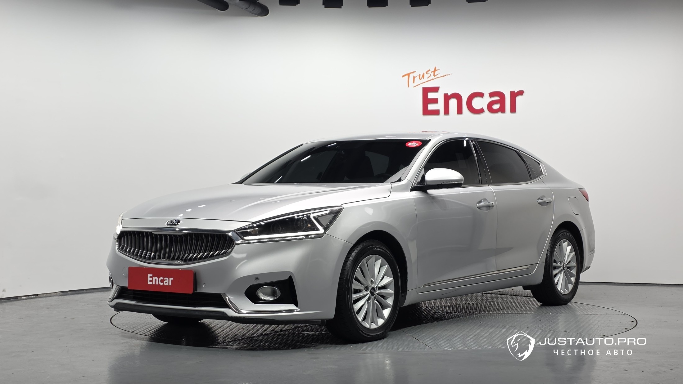 Автомобиль Kia K7