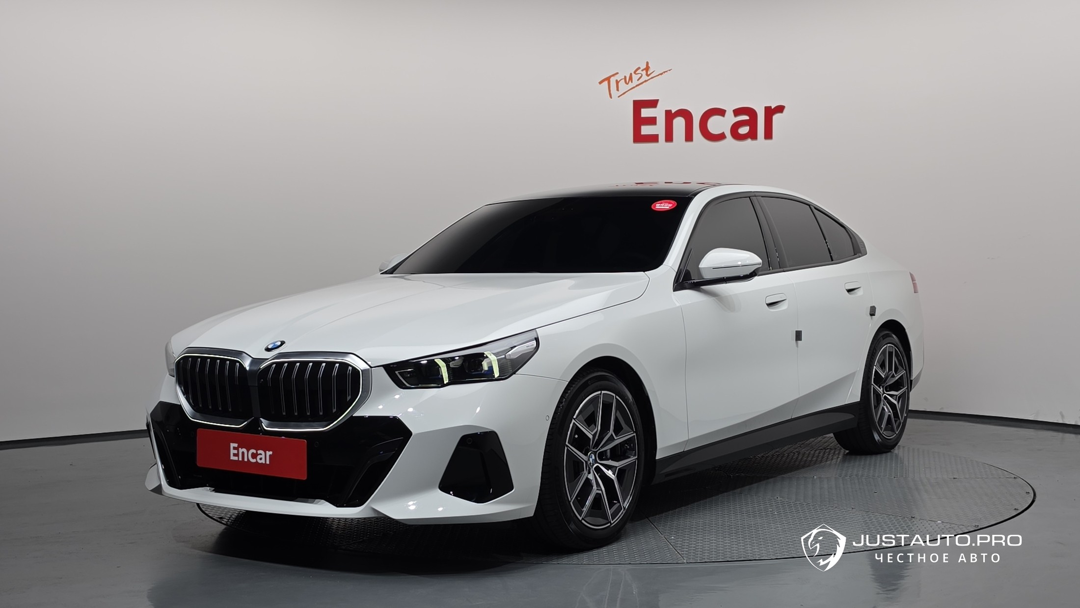 Автомобиль BMW 5-Series