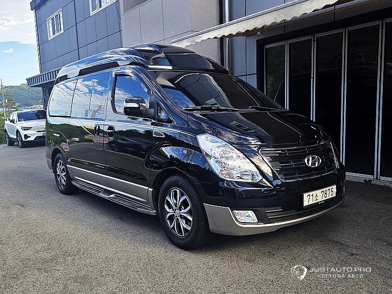 Автомобиль Hyundai Starex