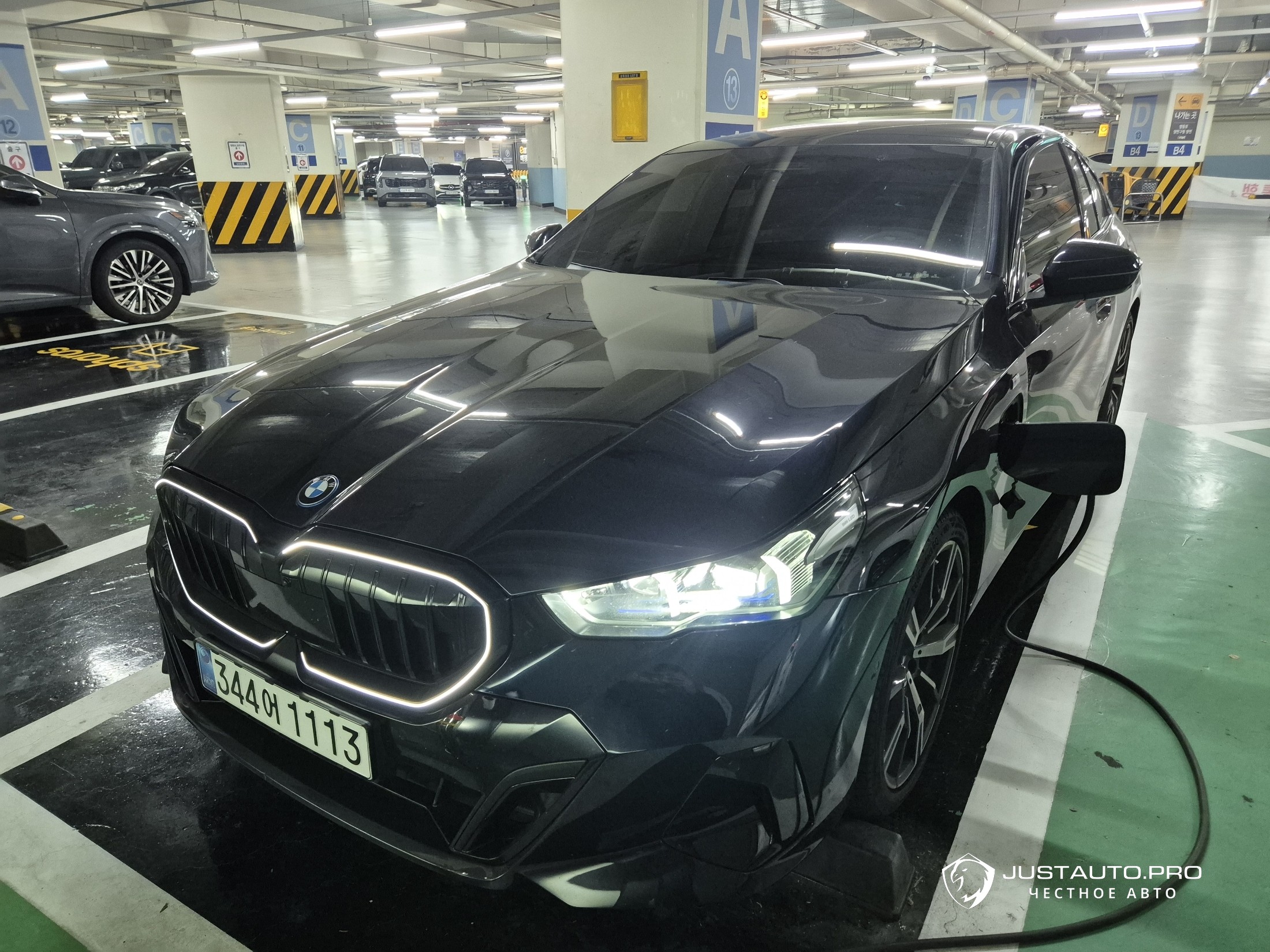 Автомобиль BMW 5-Series