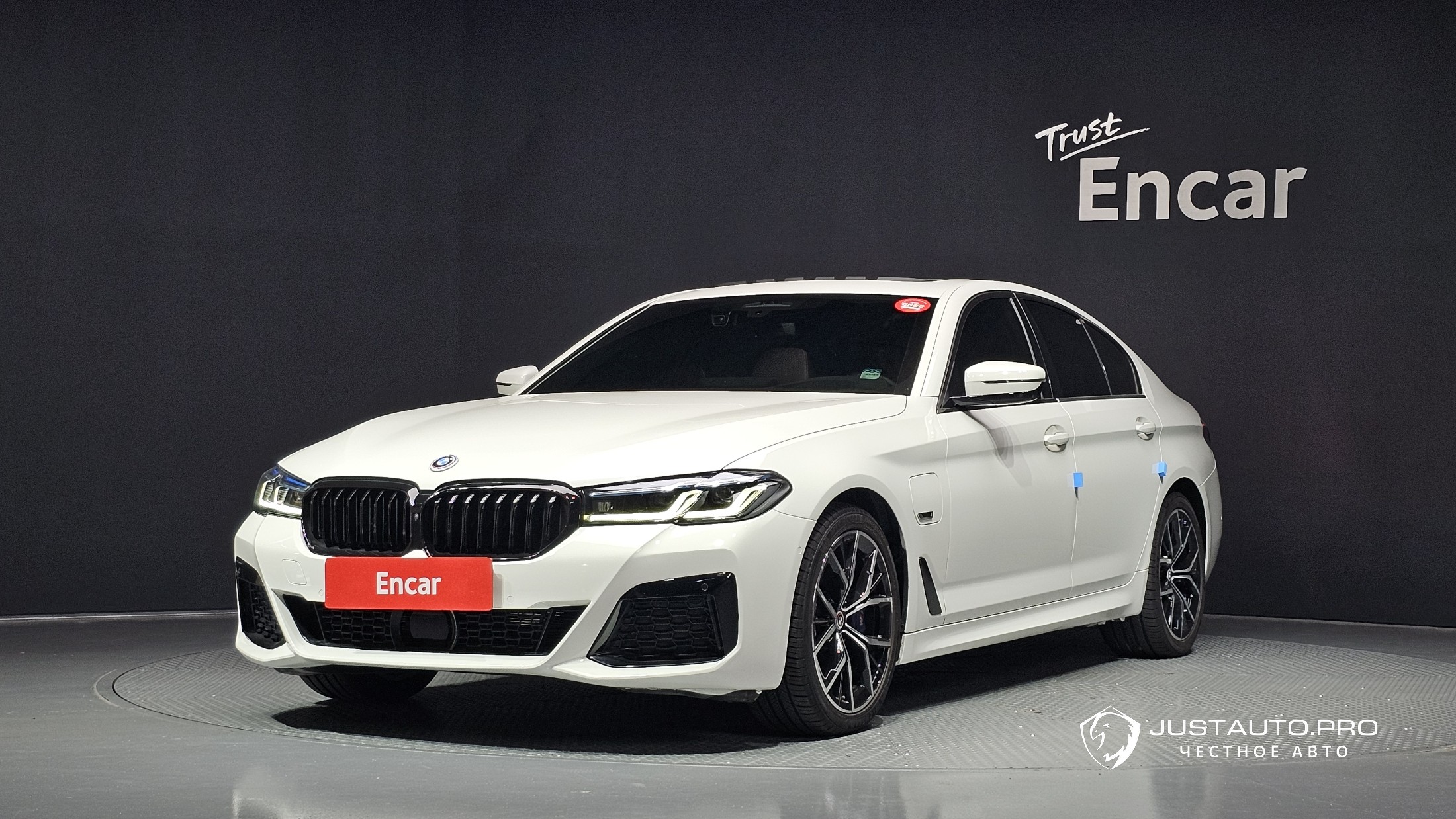 Автомобиль BMW 5-Series