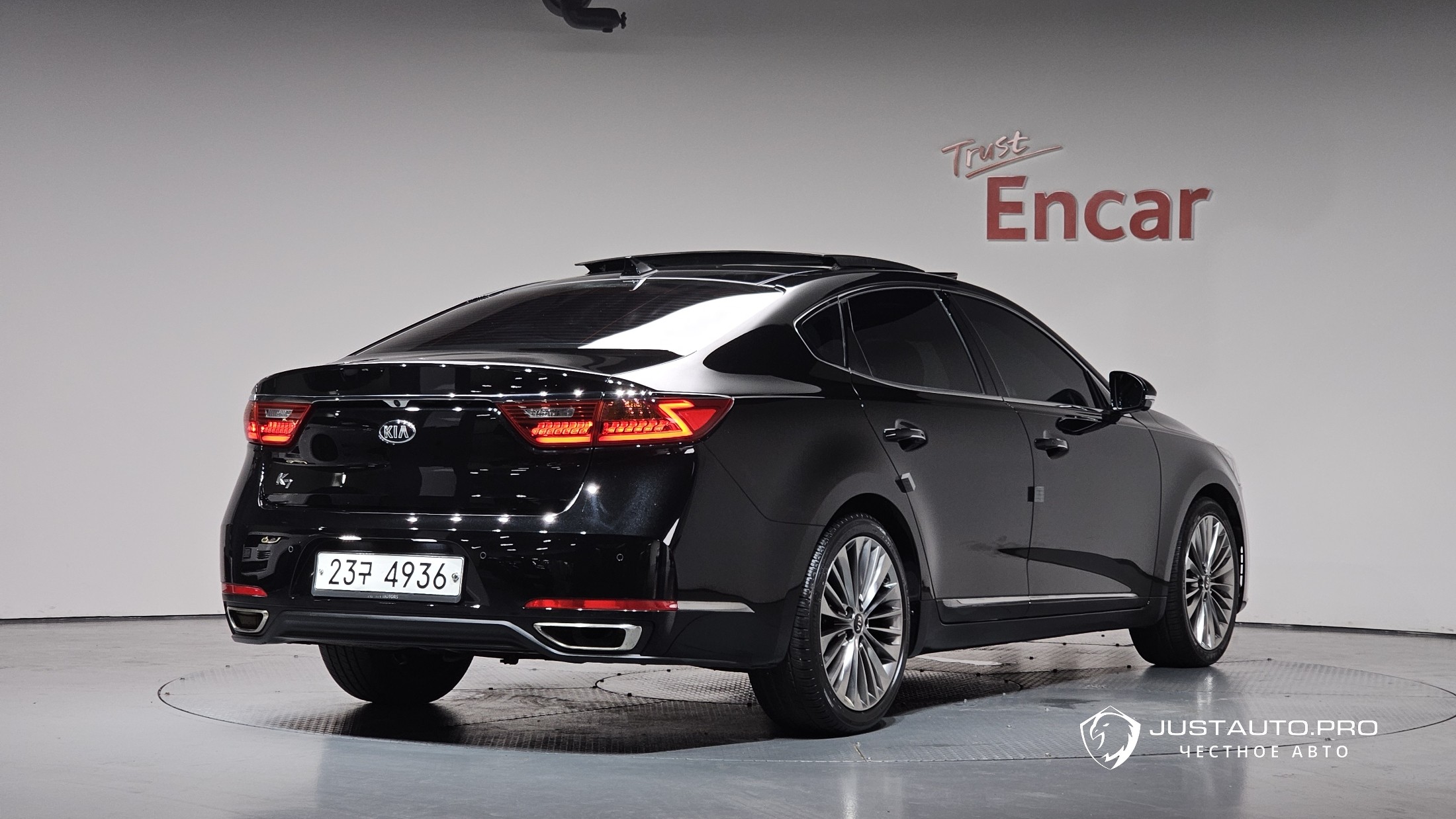 Автомобиль Kia K7