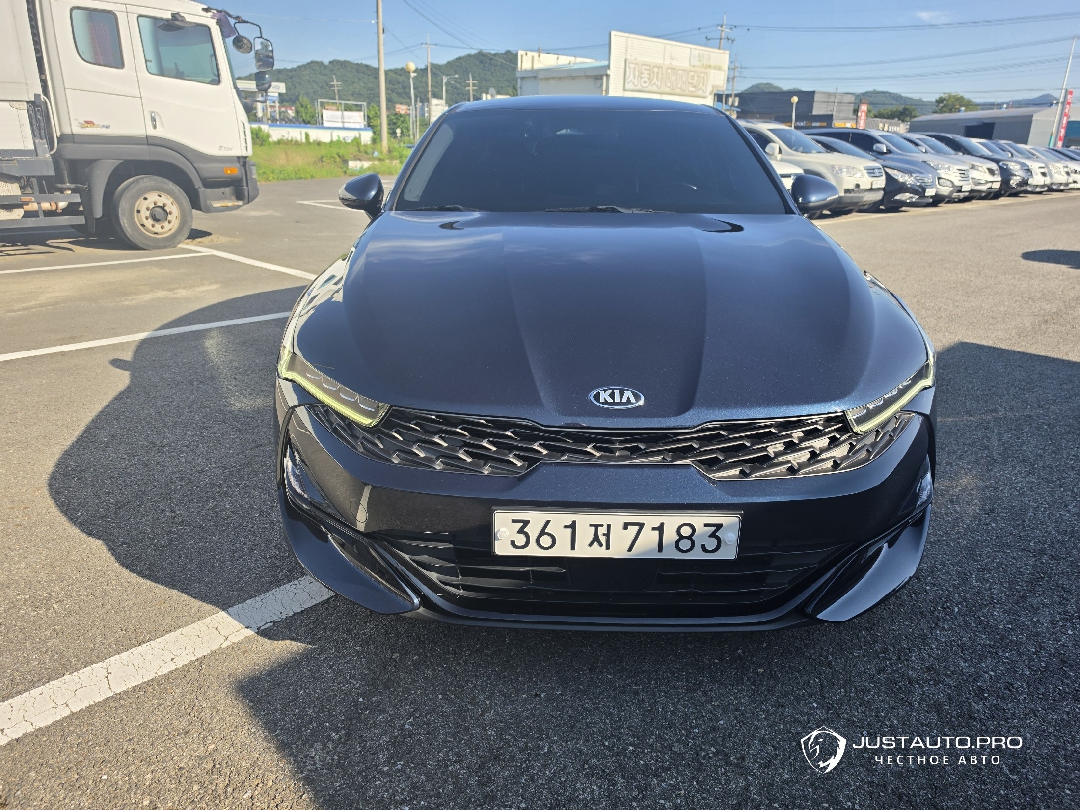 Автомобиль Kia K5