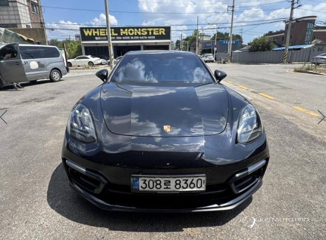 Автомобиль Porsche Panamera