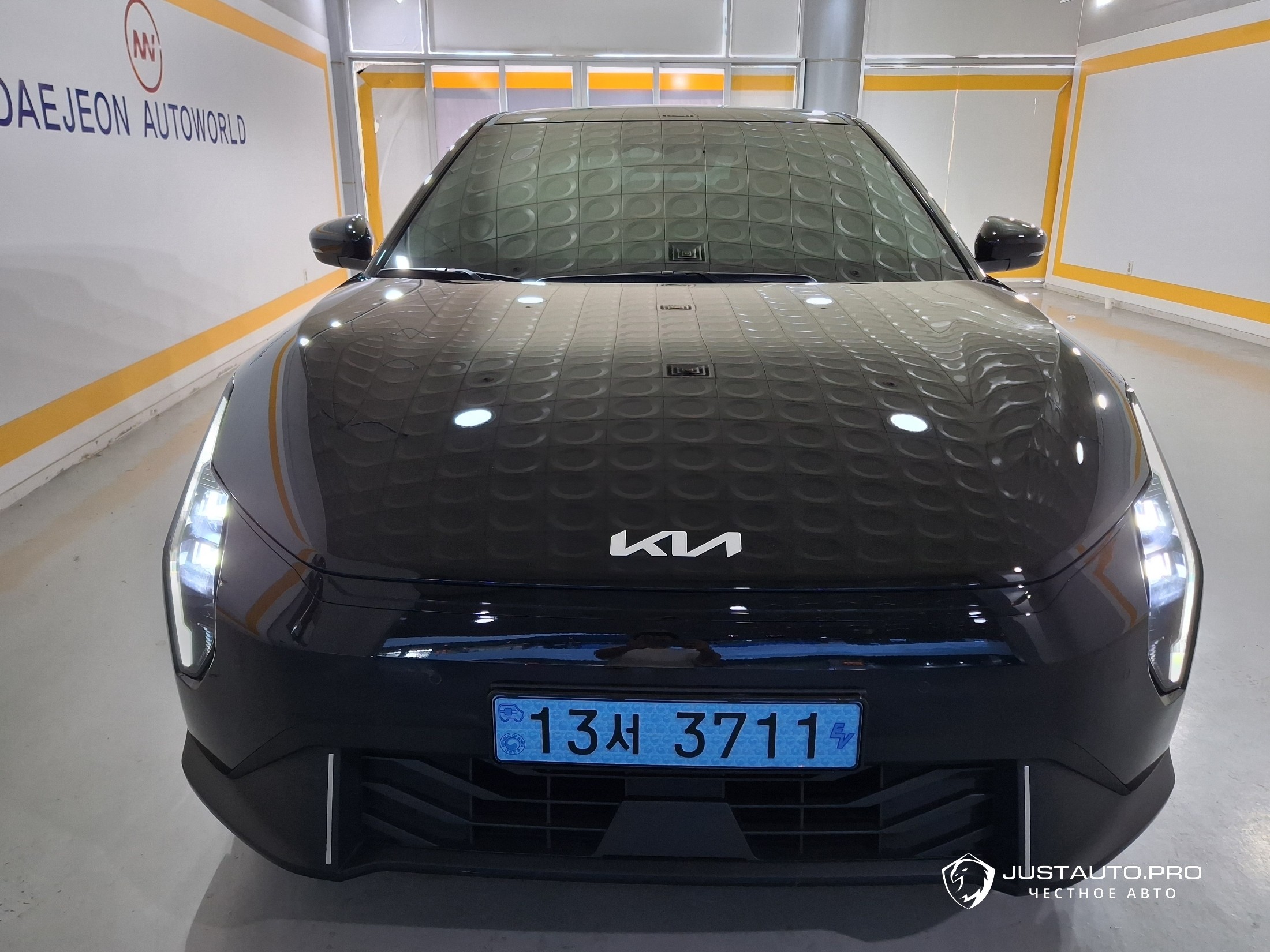 Автомобиль Kia EV4