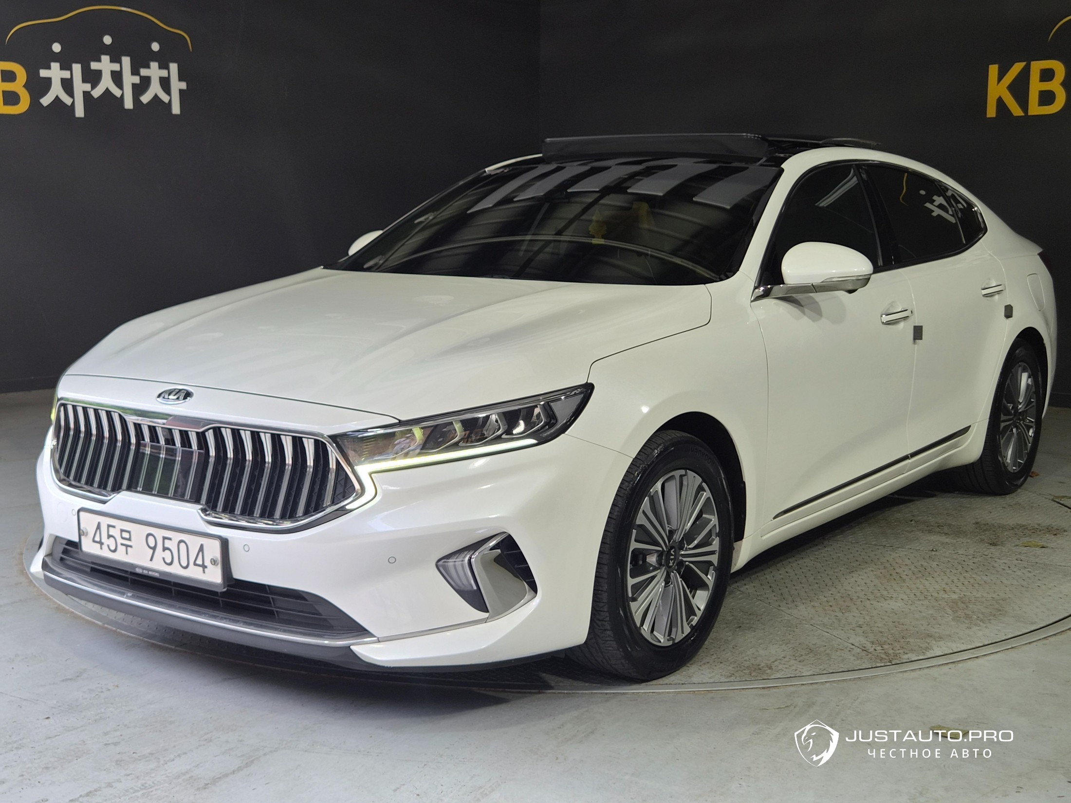 Автомобиль Kia K7