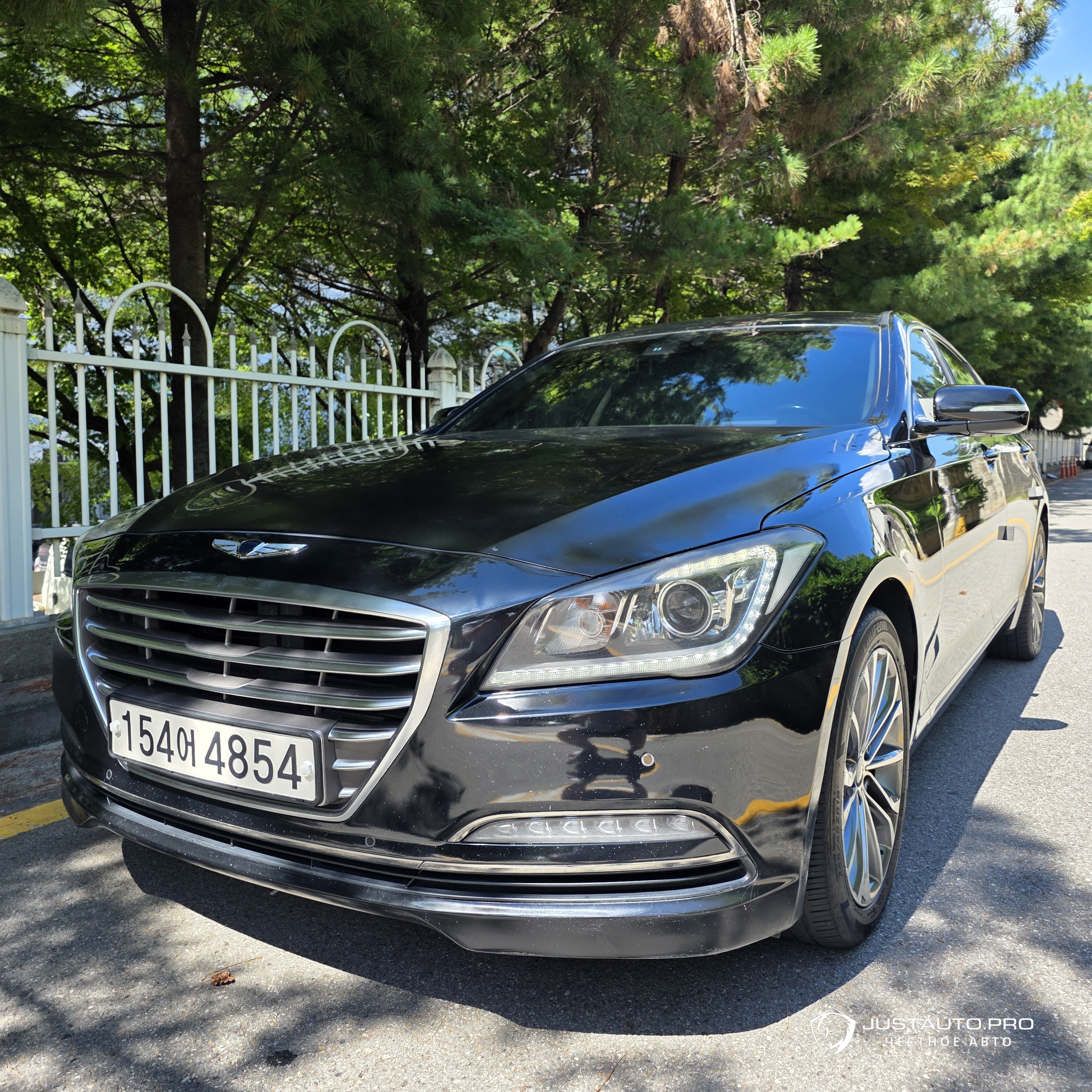 Автомобиль Hyundai Genesis