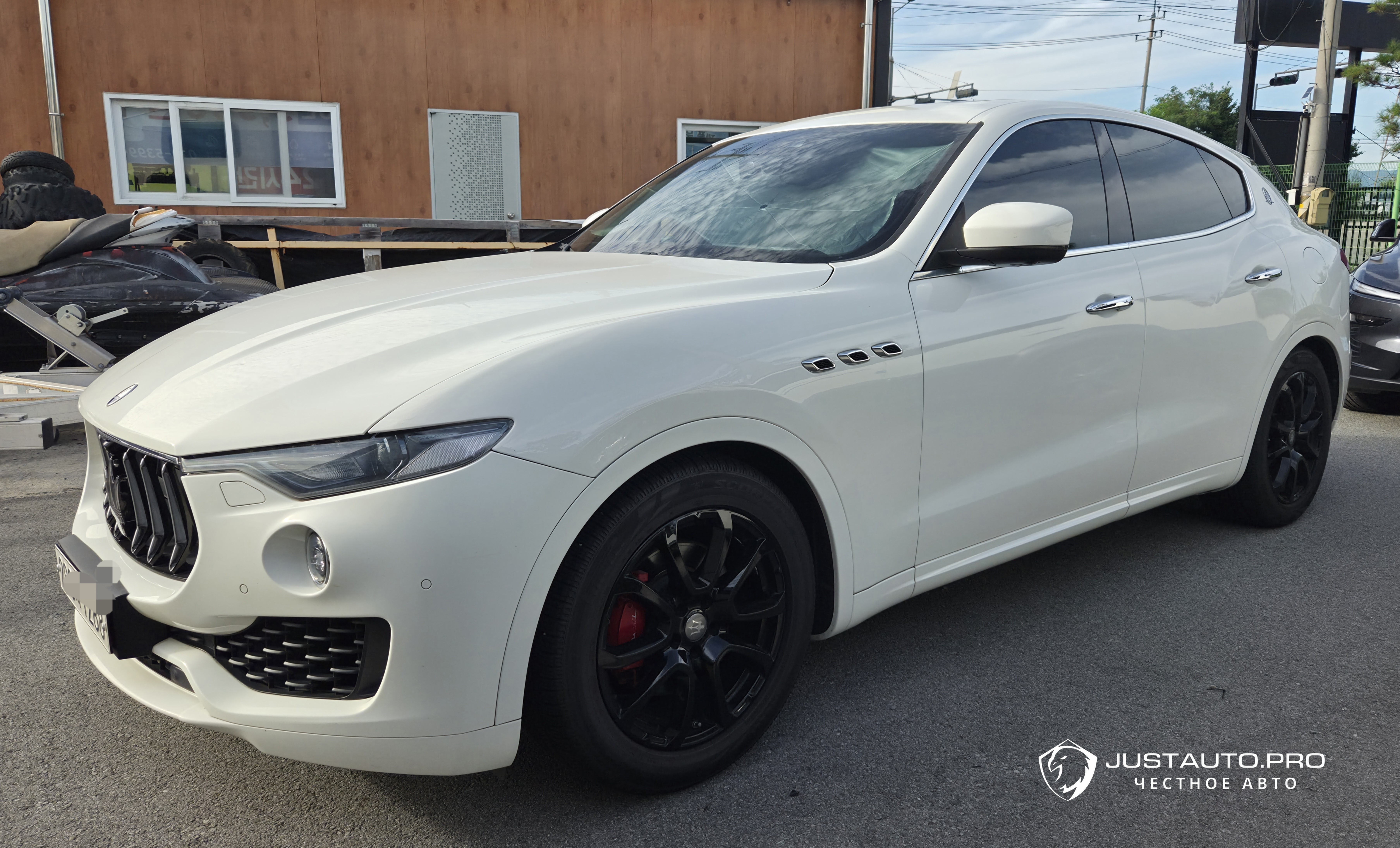 Автомобиль Maserati Levante