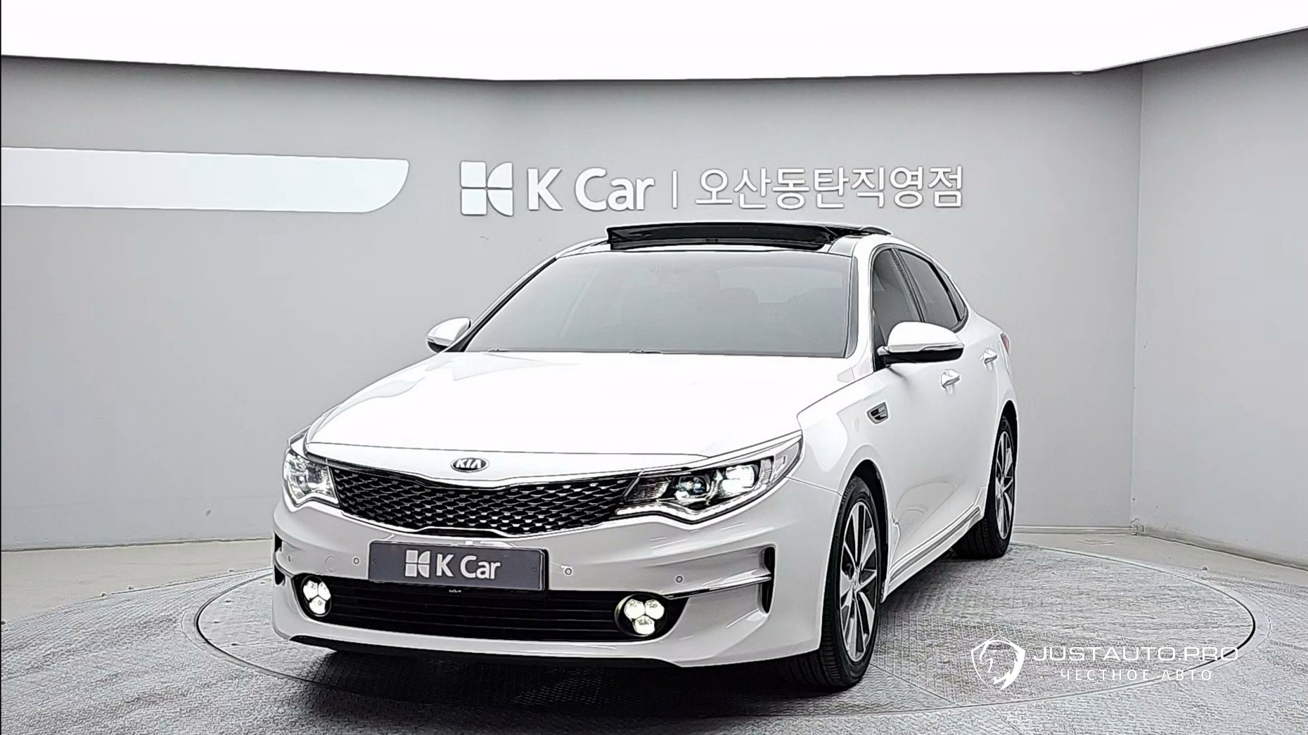 Автомобиль Kia K5