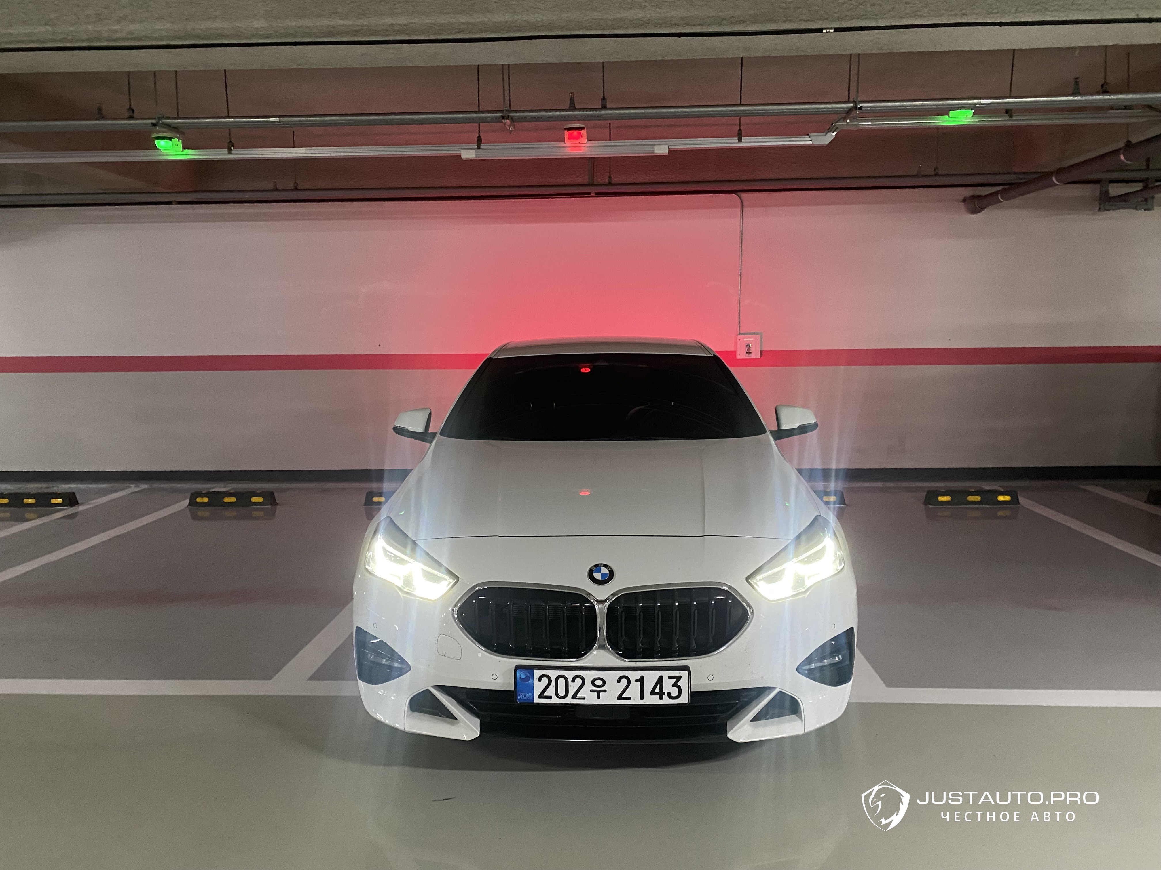 Автомобиль BMW 2-Series