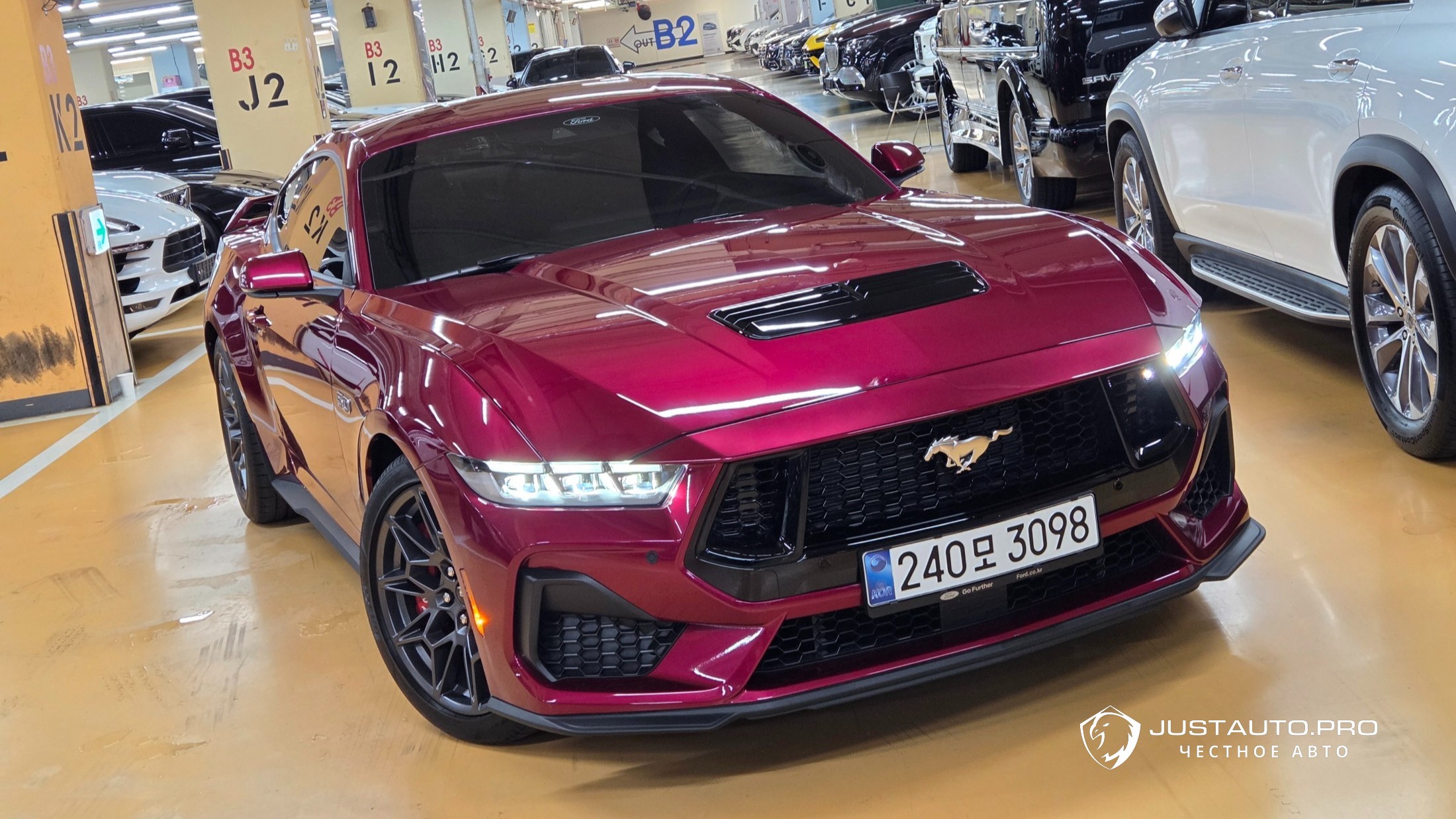 Автомобиль Ford Mustang